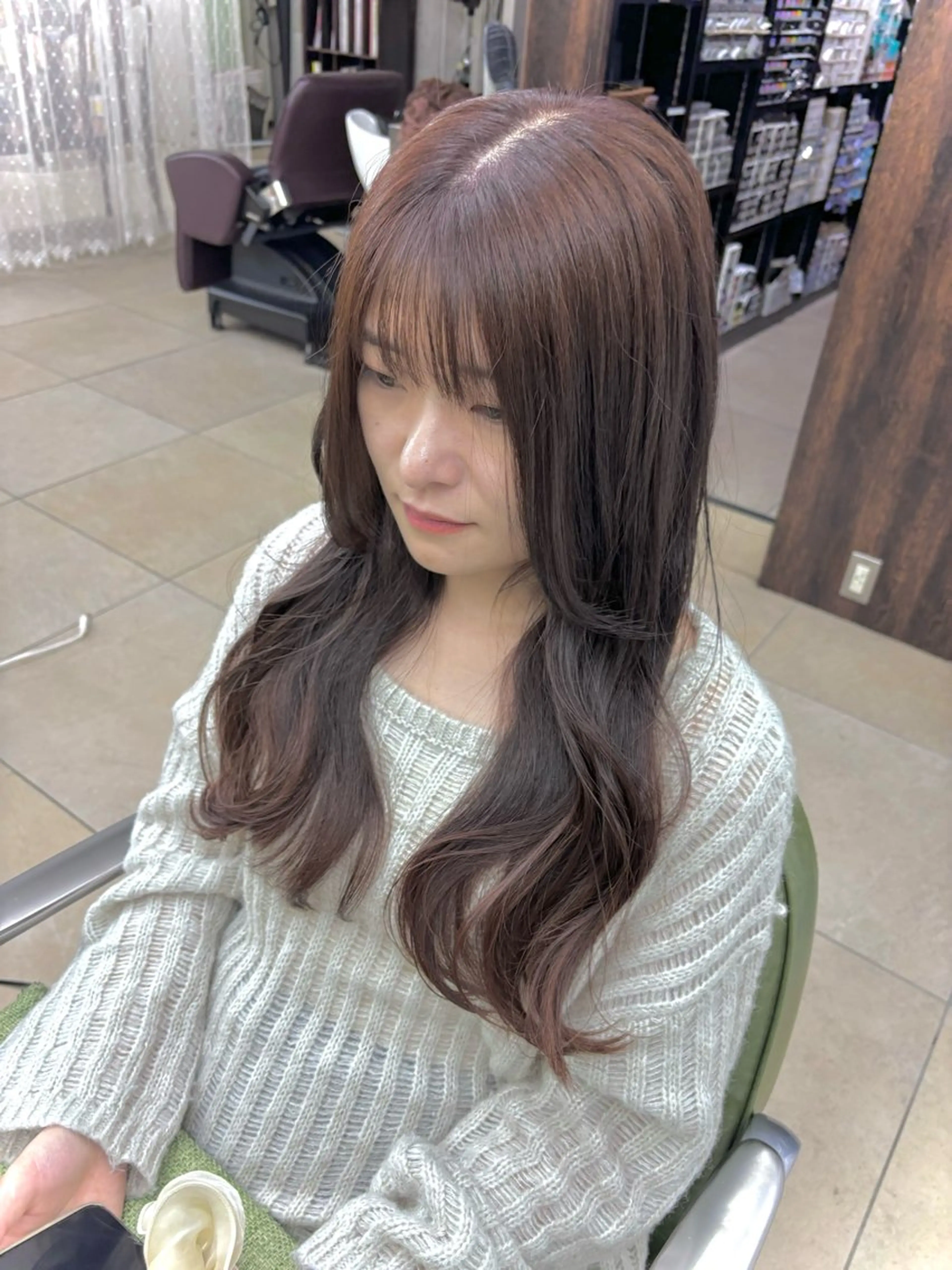 セミロング カラー REM所属・渋谷 とまとのヘアスタイル