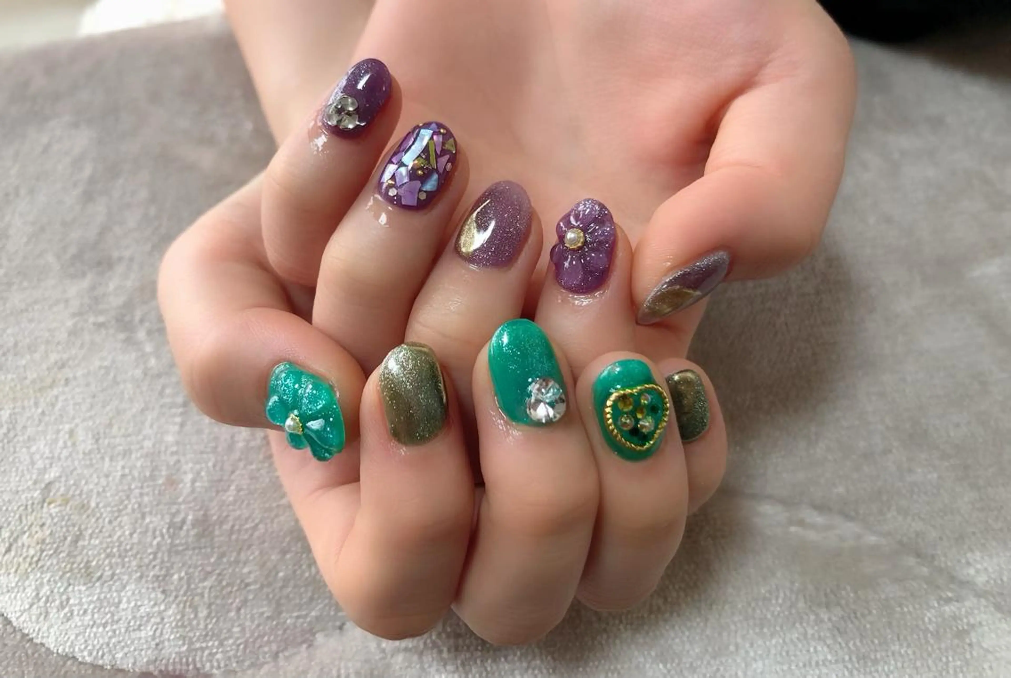 ネイル ハンドネイル t. yoshizawaのネイルデザイン