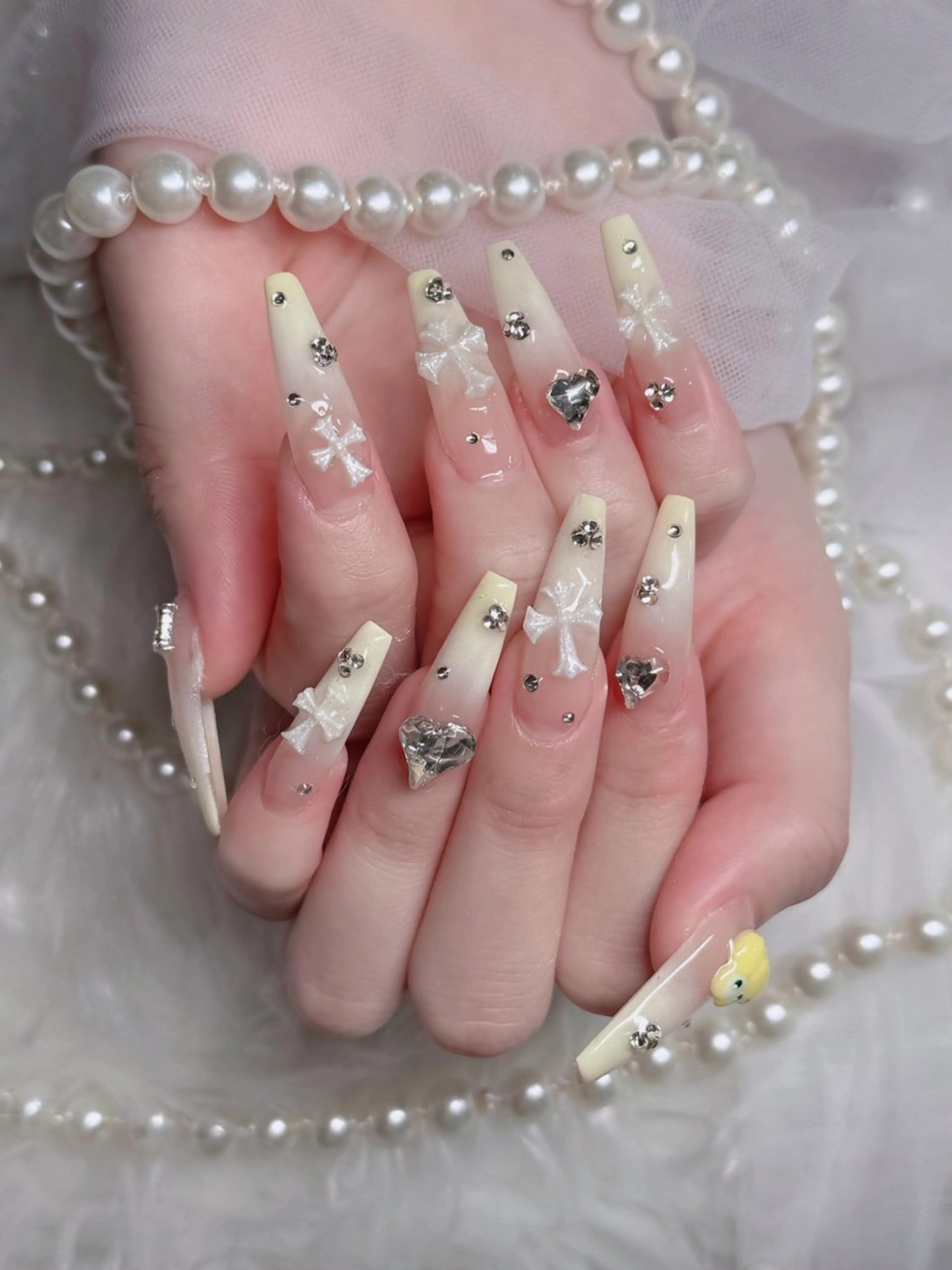 ネイル オーロラネイル フレンチネイル ジェルネイル ハロウィン キラキラネイル ハンドネイル H.baby Nail Salonのネイルデザイン