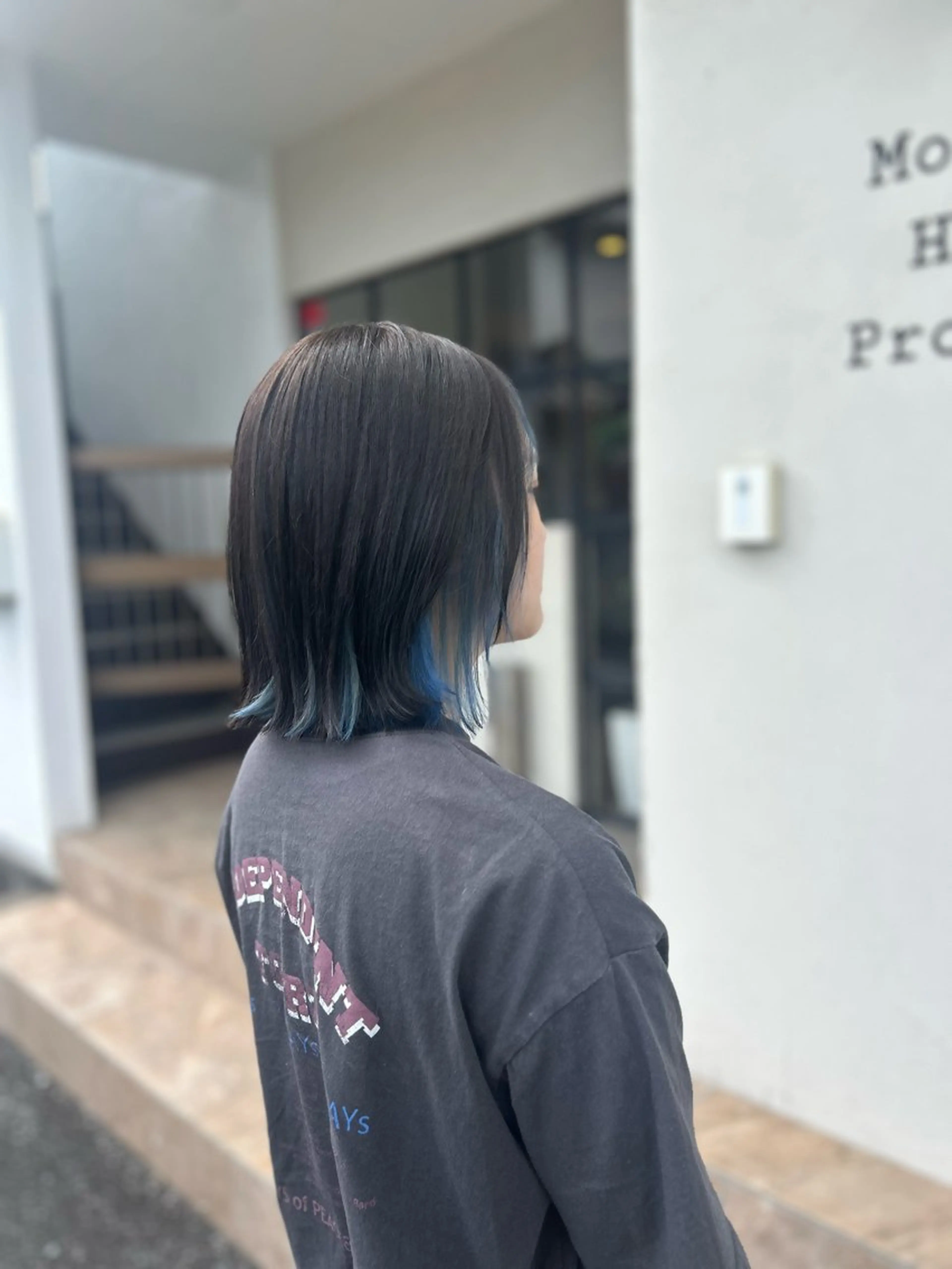 ミディアム カラー アッシュ ブリーチ カット ヘアカラー Morpho Hair Product所属・井上 花音のヘアスタイル