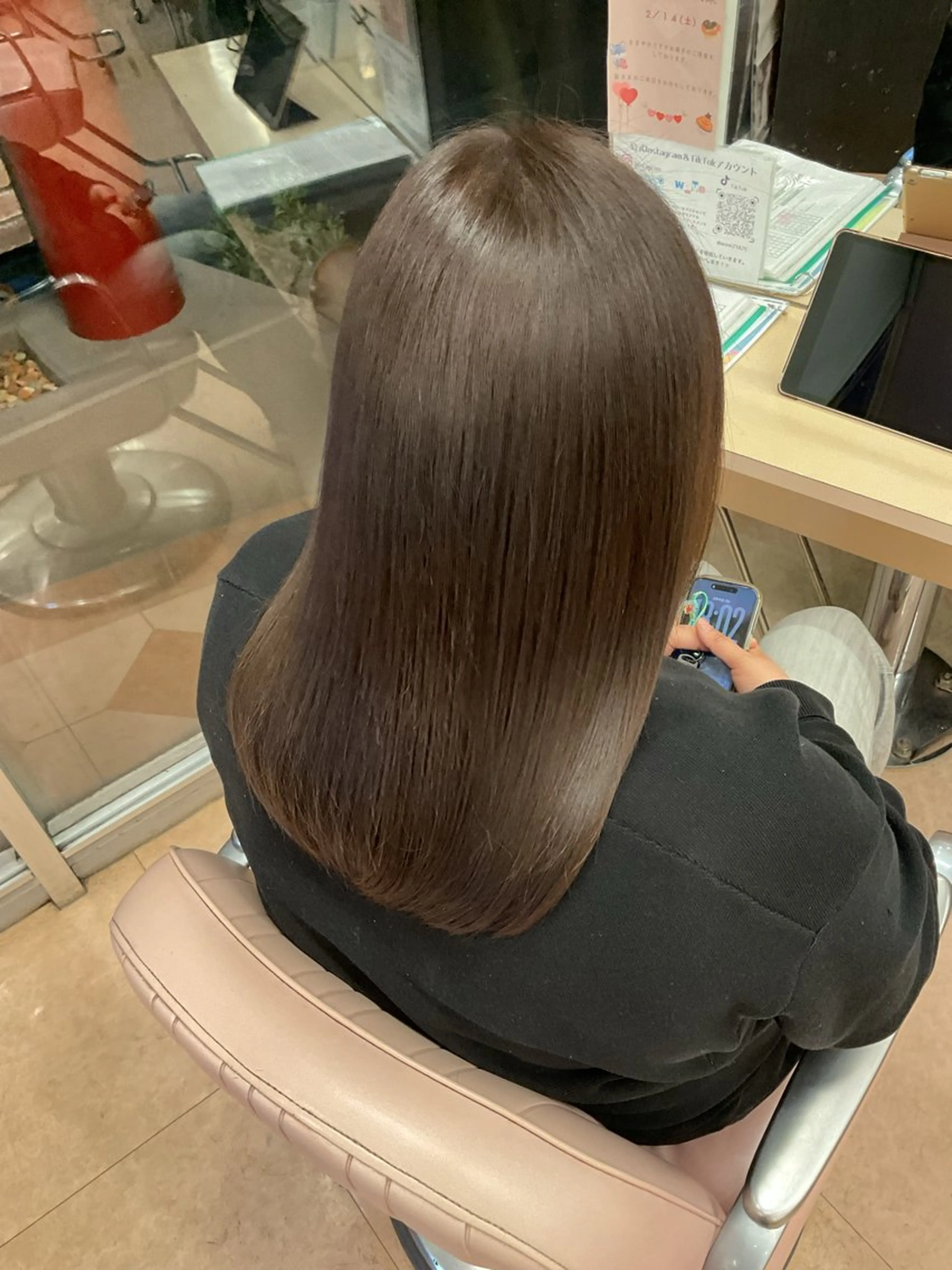 ミディアム 佐々木 凪咲のヘアスタイル