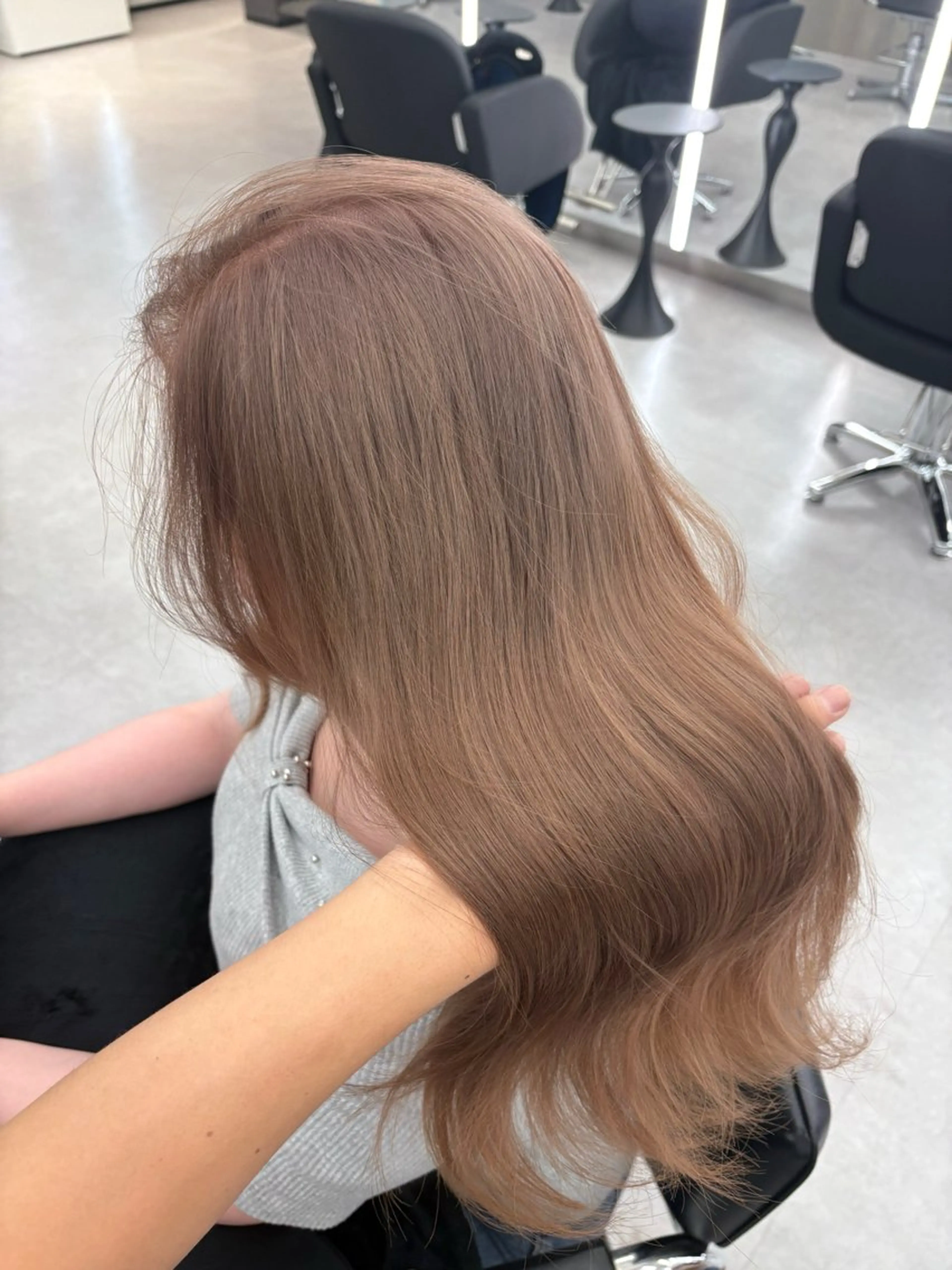 ロング カラー ベージュカラー ヘーゼル カット ヘアカラー 中西 優亜のヘアスタイル