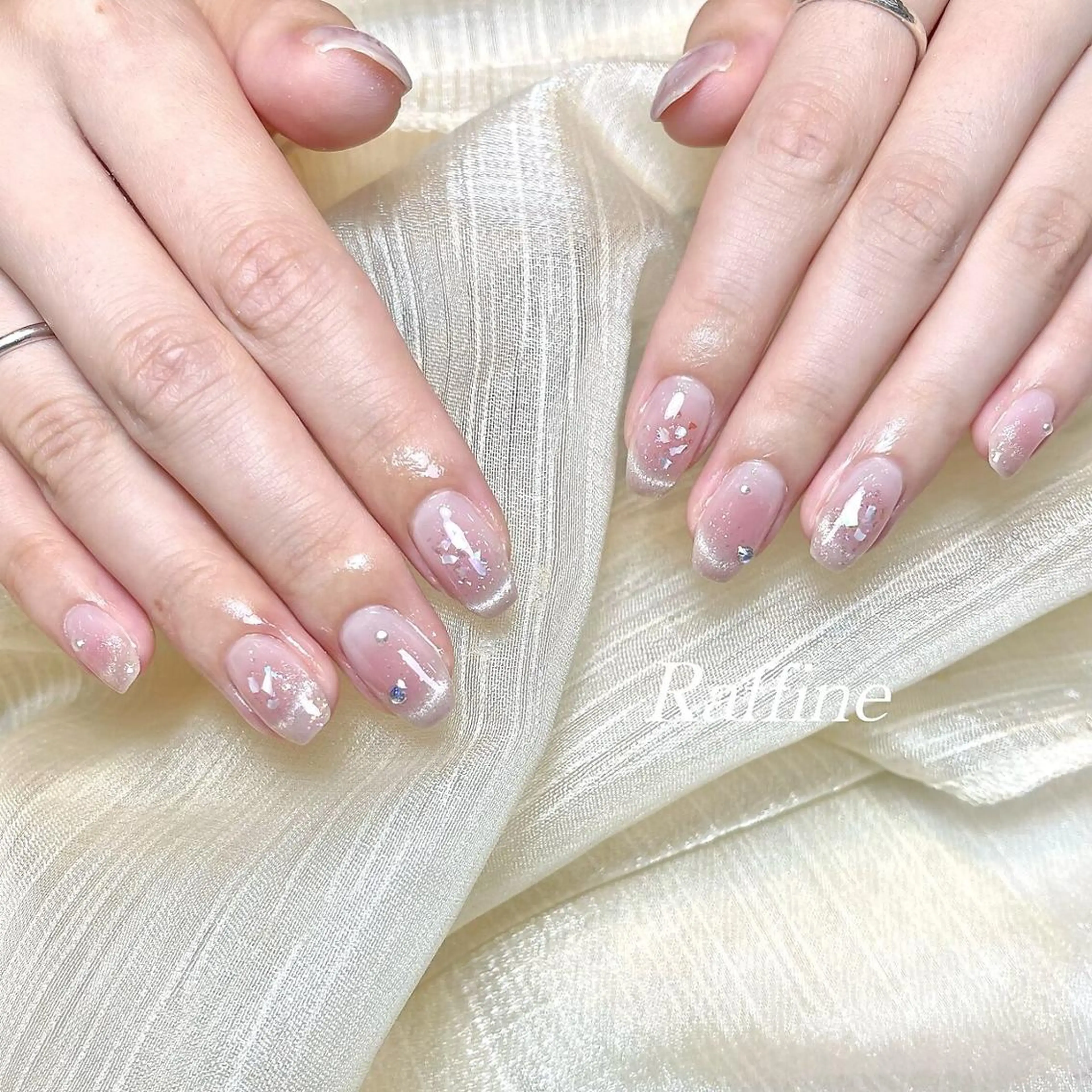 ネイル 長さ出し フットネイル ジェルネイル ミラーネイル 持ち込み ハンドネイル フットネイル ハンドケア RAFFINE 月🦋🩵のネイルデザイン