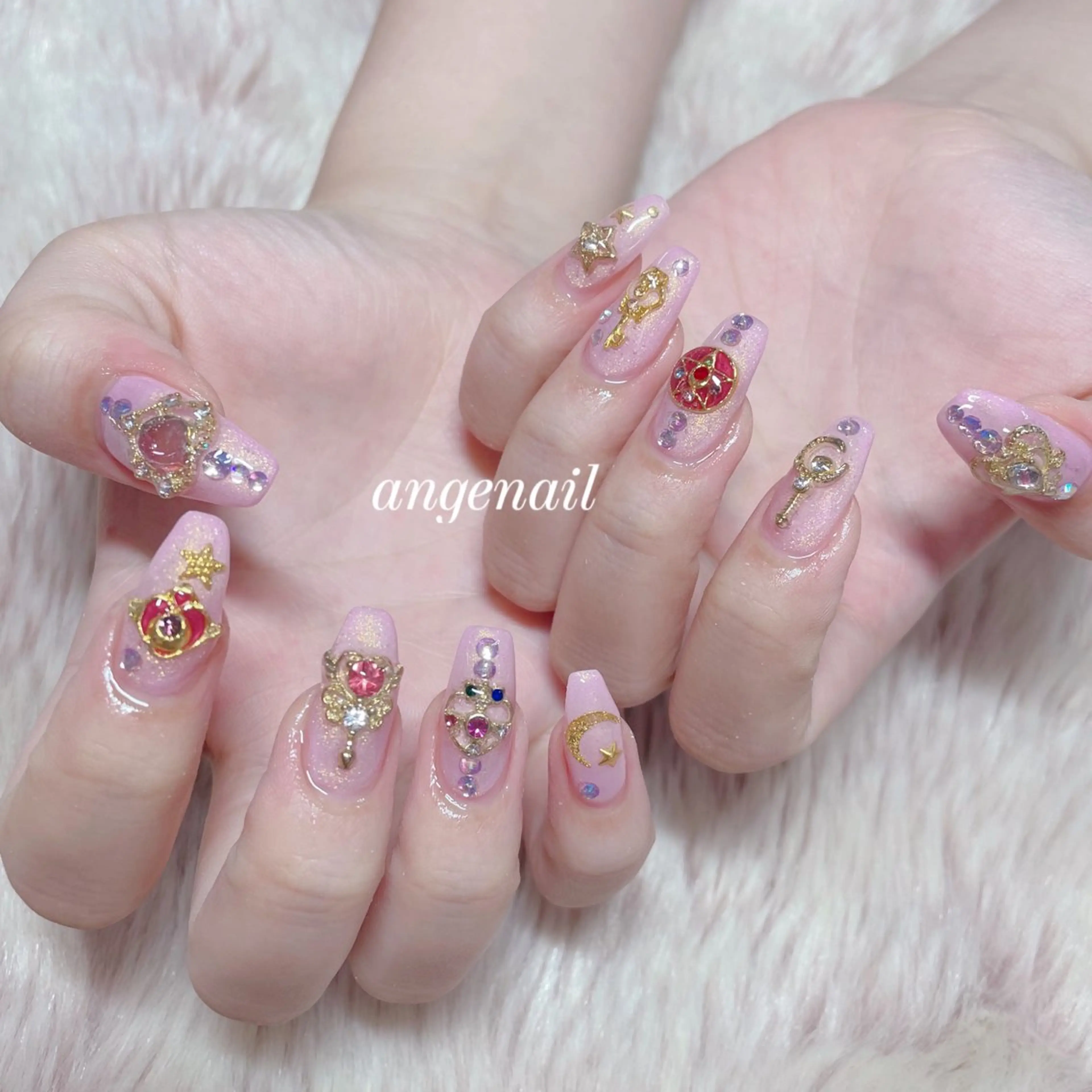 ネイル ハンドネイル オーナーネイリスト MAKIのネイルデザイン