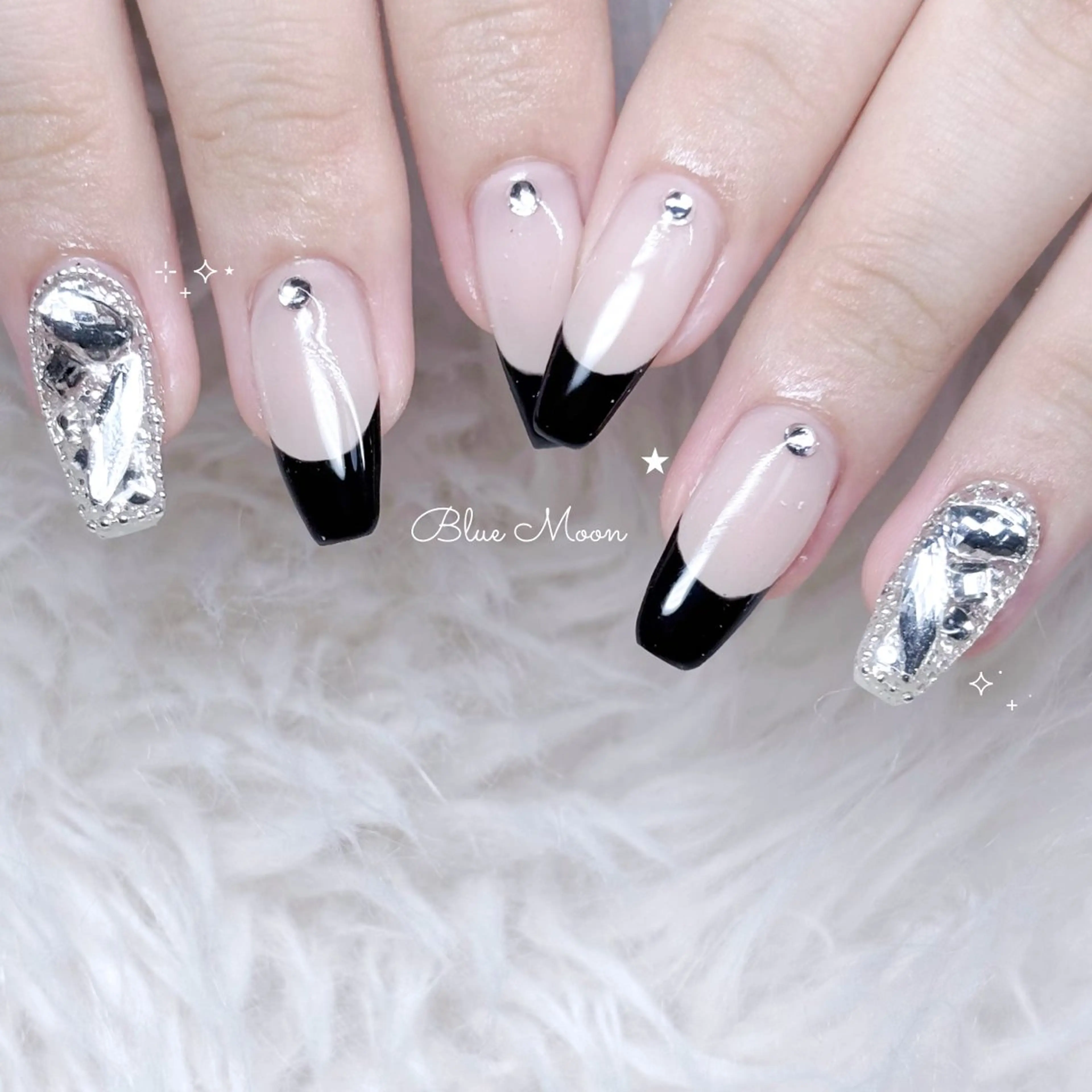 ネイル ストーンネイル ハンドネイル ハンドケア nail salon Blue Moonのネイルデザイン