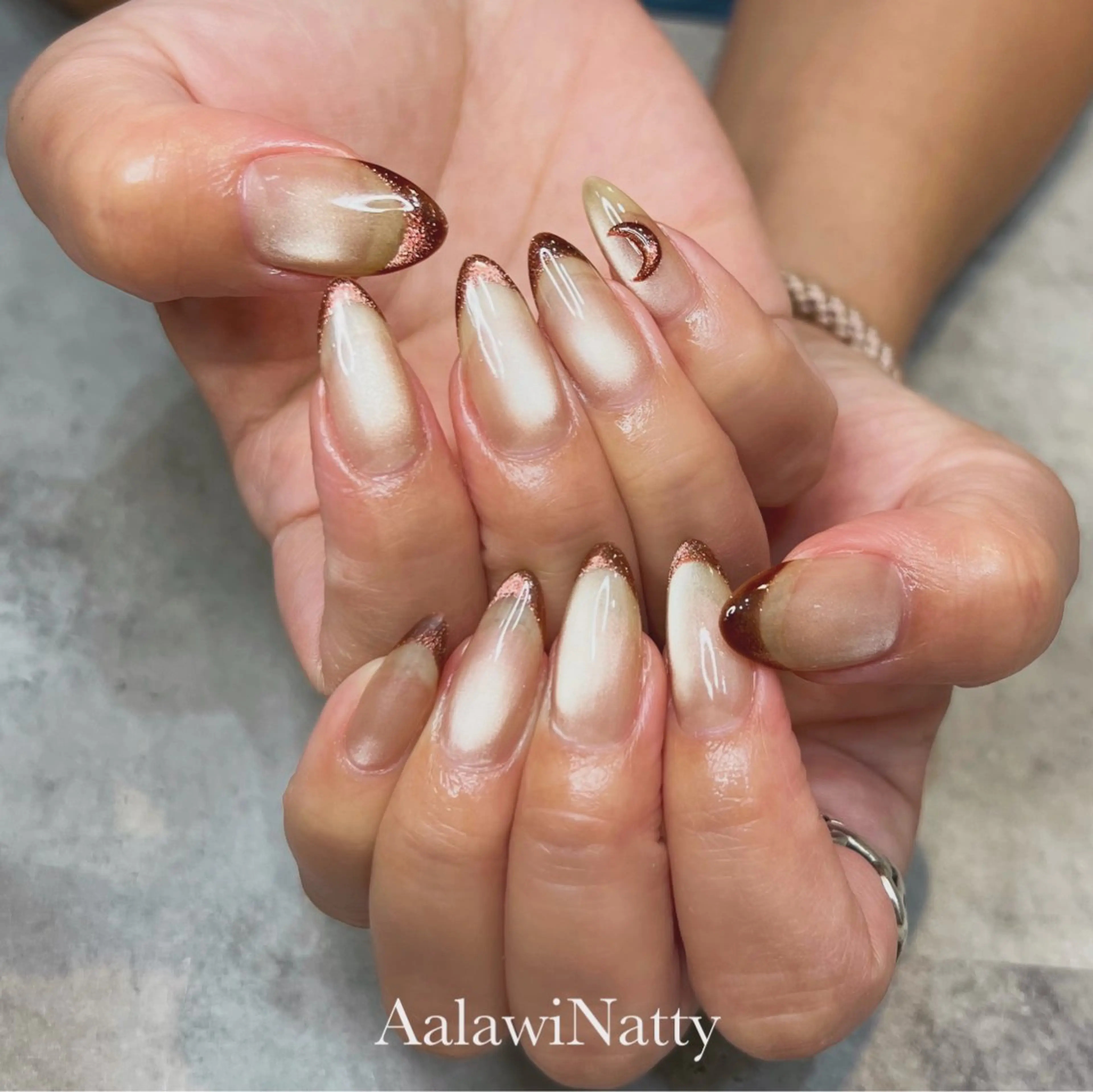 ネイル フレンチネイル マグネットネイル マグネットフレンチ Aala wi Natty  nail所属・AMANO AKIHOのネイルデザイン