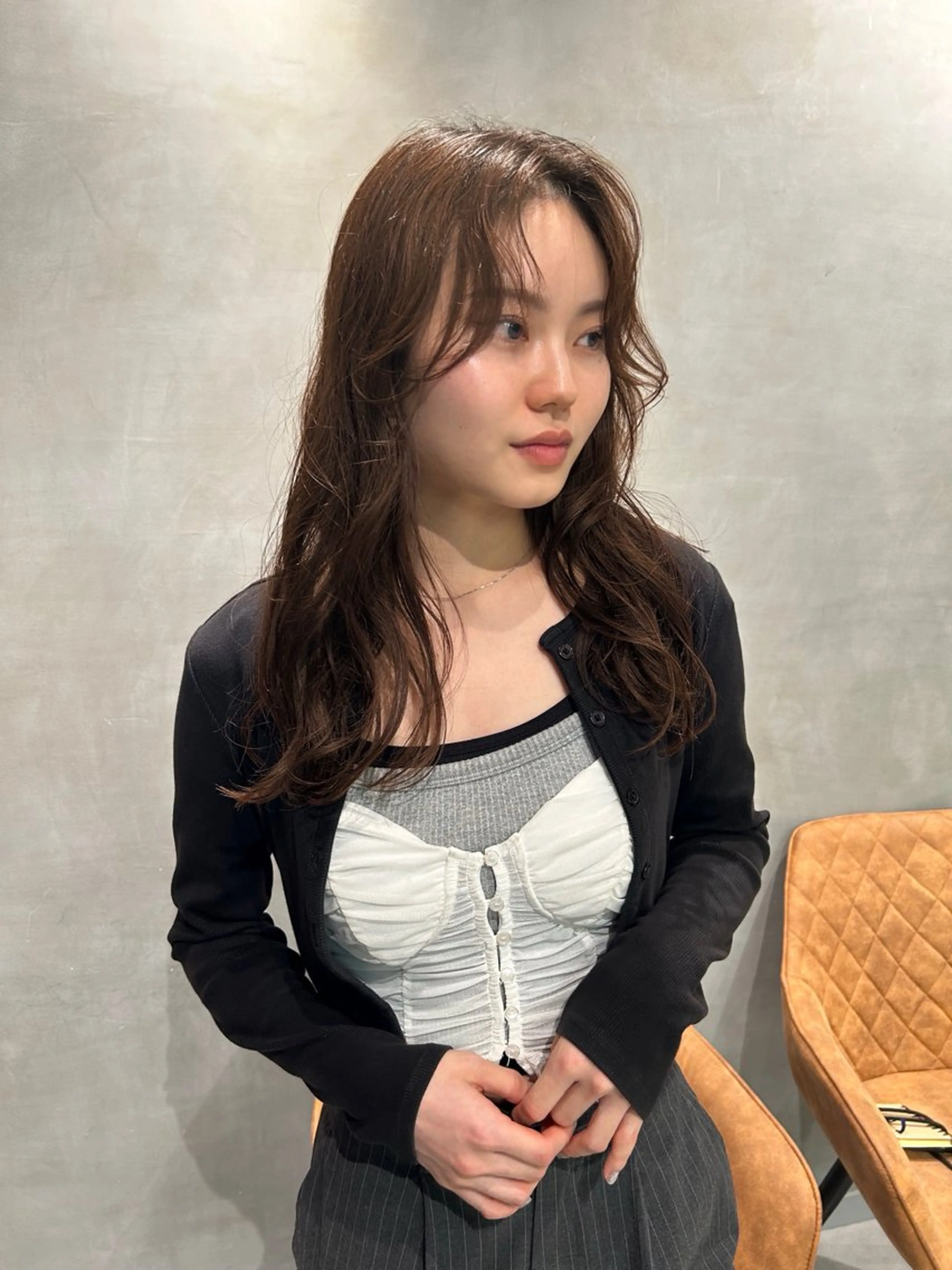 ロング カラー 透けるベージュ/ 艶カラー♡のヘアスタイル