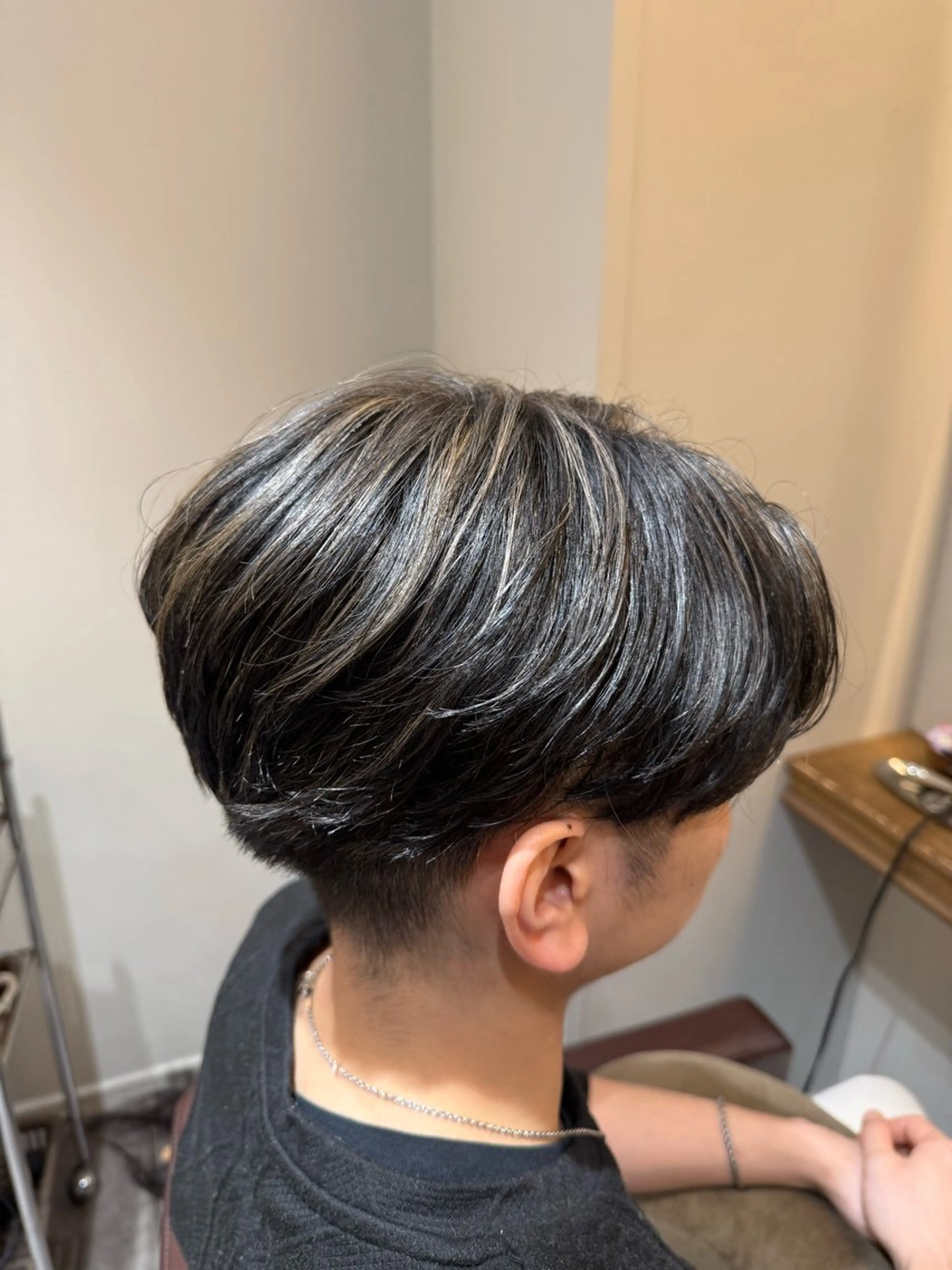 ショート メンズ キッズ センターパート メンズハイライト ハイライト 鳥井原 隼人のヘアスタイル