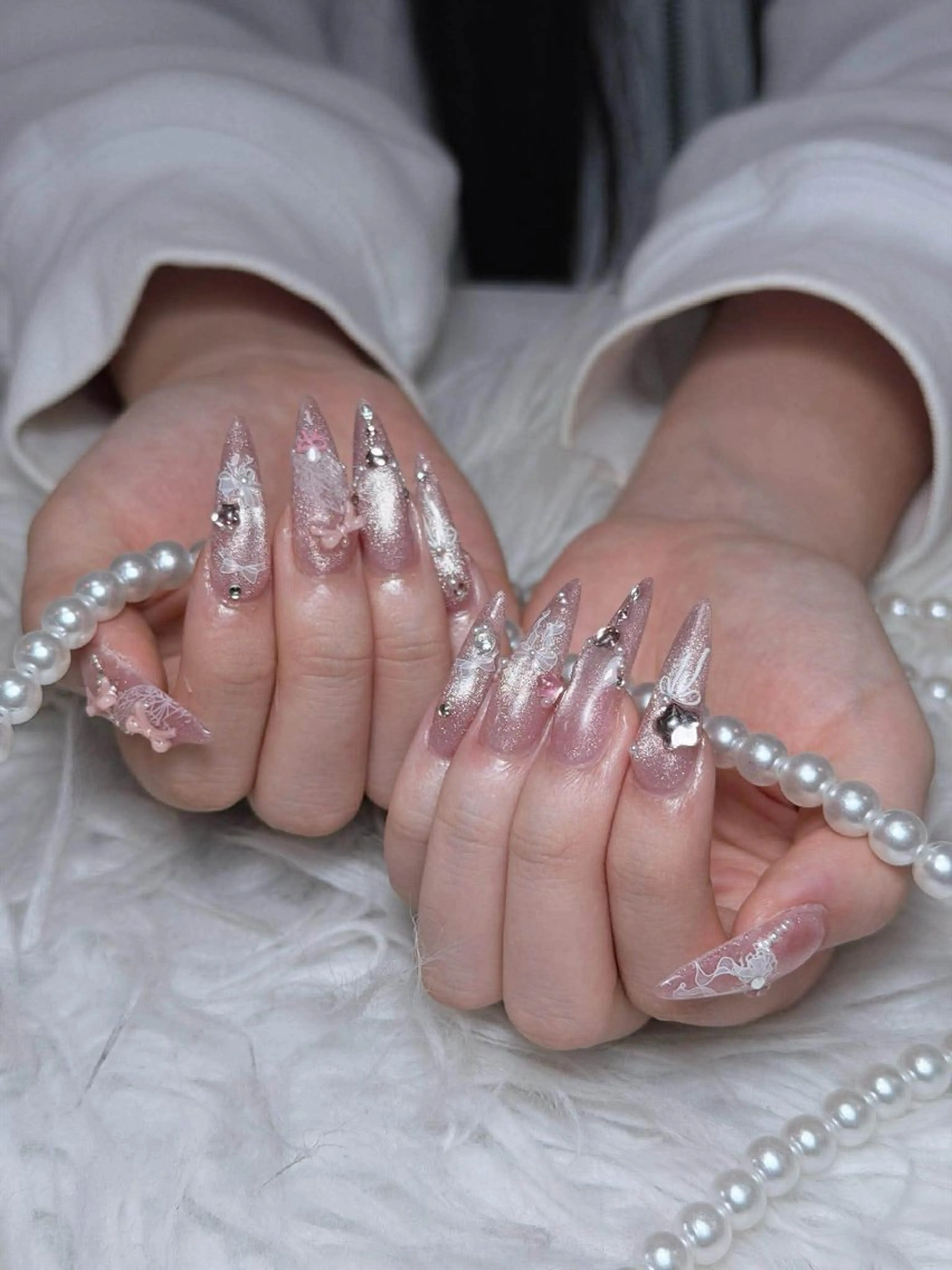 ネイル チークネイル ドット フレンチネイル グラデーション ハート ハンドネイル Julli NailStudioのネイルデザイン