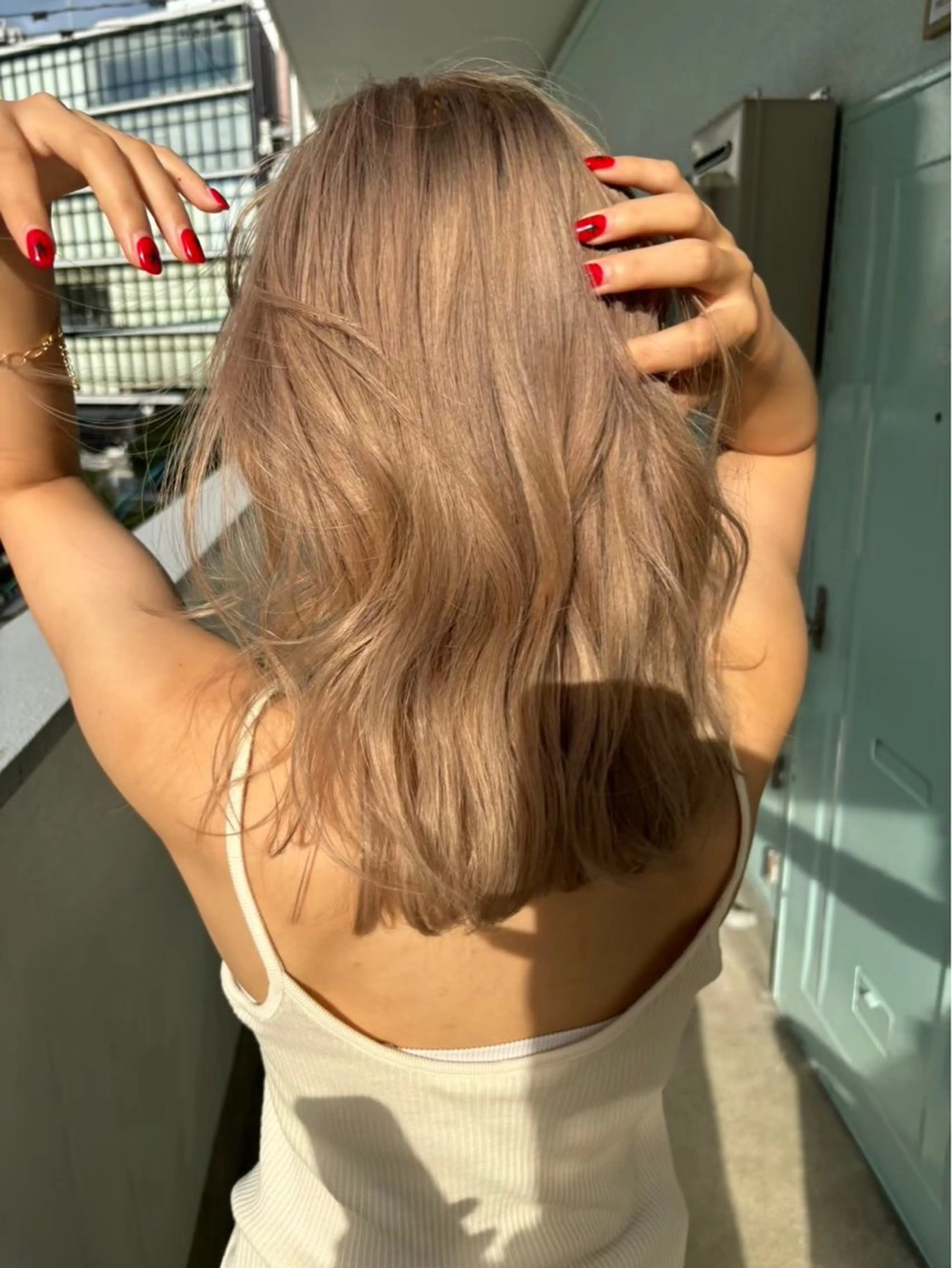 セミロング カラー ヘアアレンジ カヨコ/ハイトーン /透明感カラーのヘアスタイル