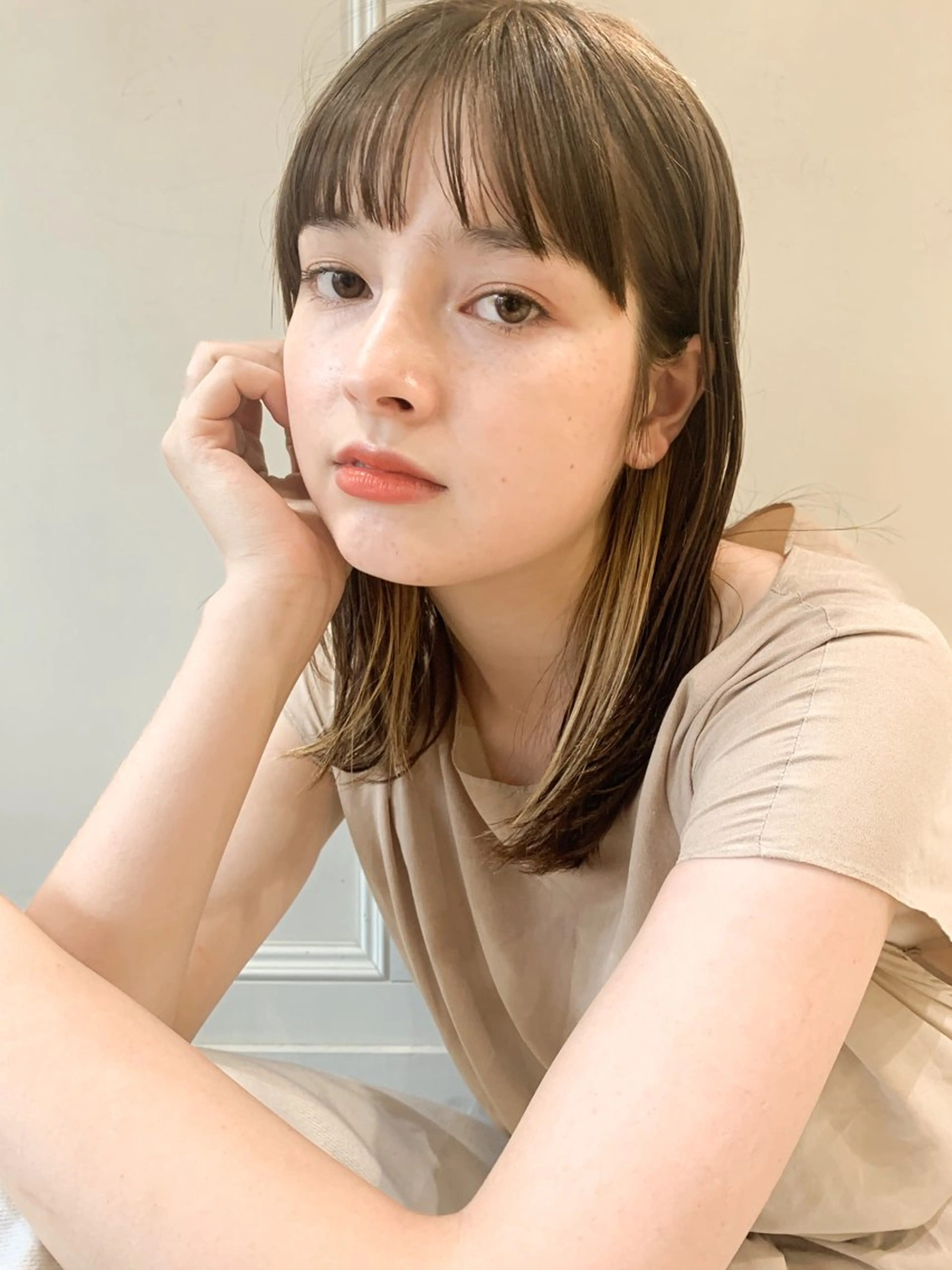 ミディアム カラー ベージュカラー イヤリングカラー GO TODAY SHAiRE SALON Polaris店所属・くせっ毛カット タツヤのヘアスタイル