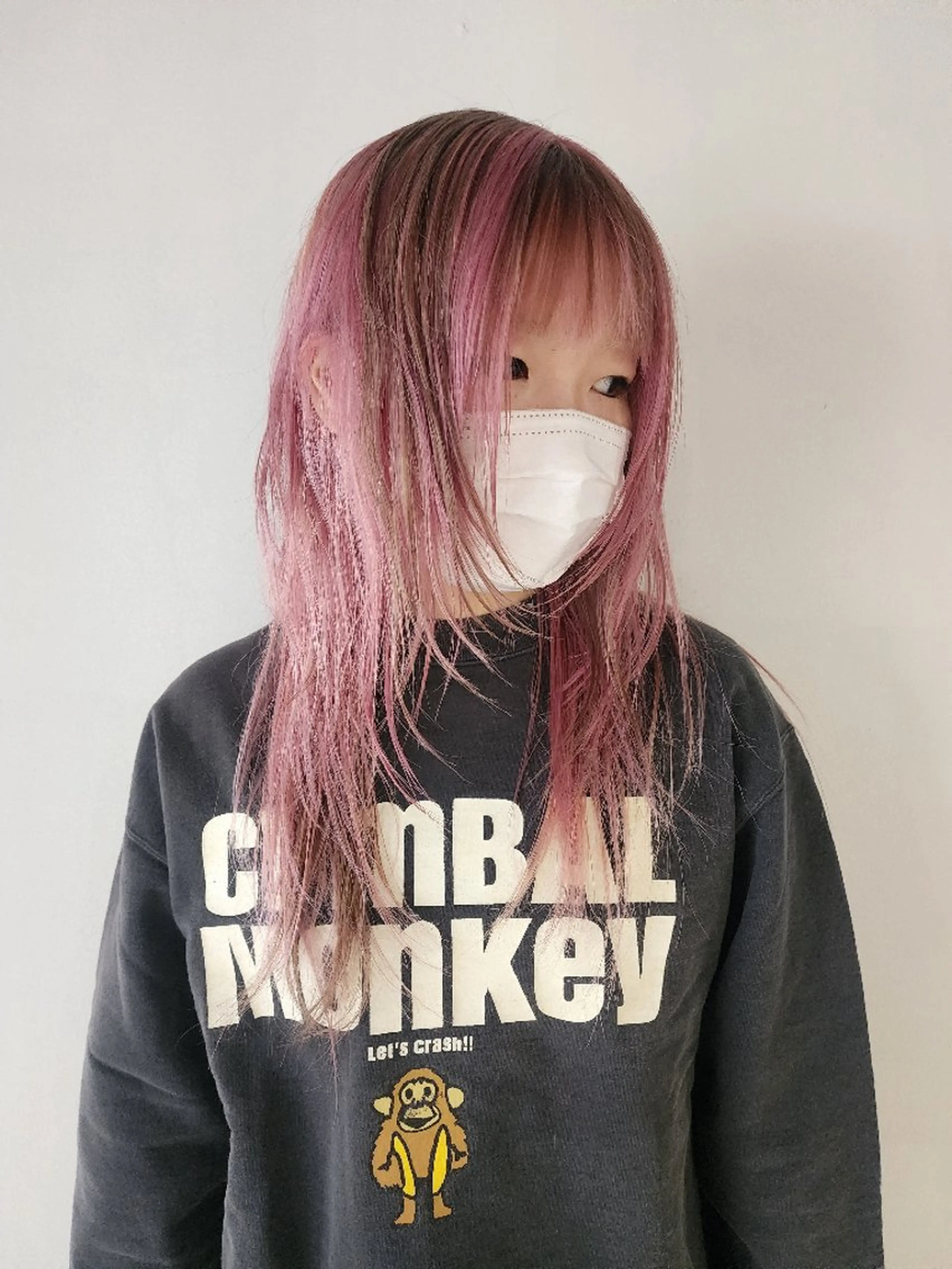 ロング ロングレイヤー 顔まわりレイヤー 顔周りカット レイヤーカット ロング ハイトーン/ブリーチ /デザインカラーのヘアスタイル