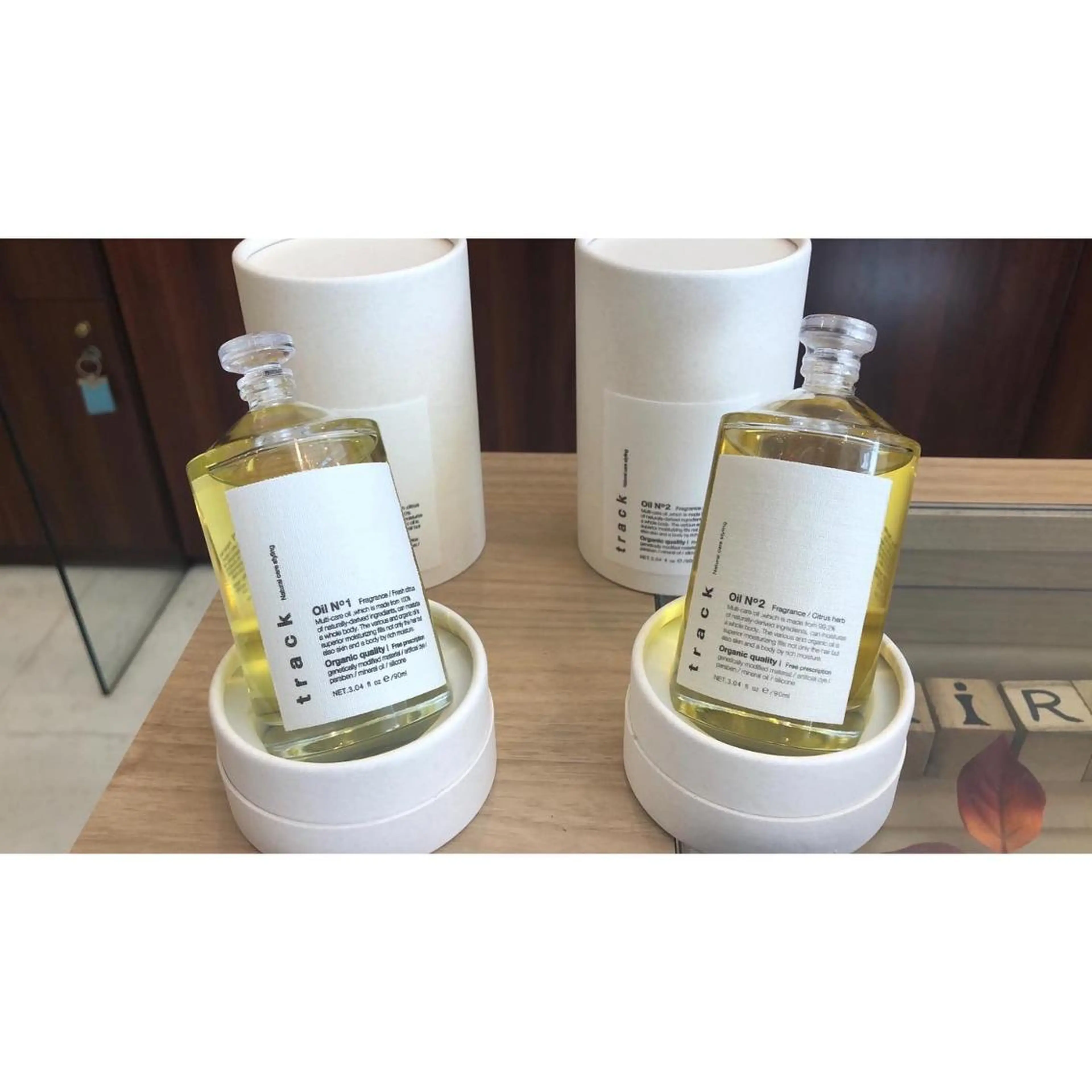 ミディアム カラー パーマ 切りっぱなしボブ ベージュカラー グレージュ ラベンダーカラー ラベンダーグレージュ オーガニックカラー/ 髪質改善/暗髪/ボブのヘアスタイル