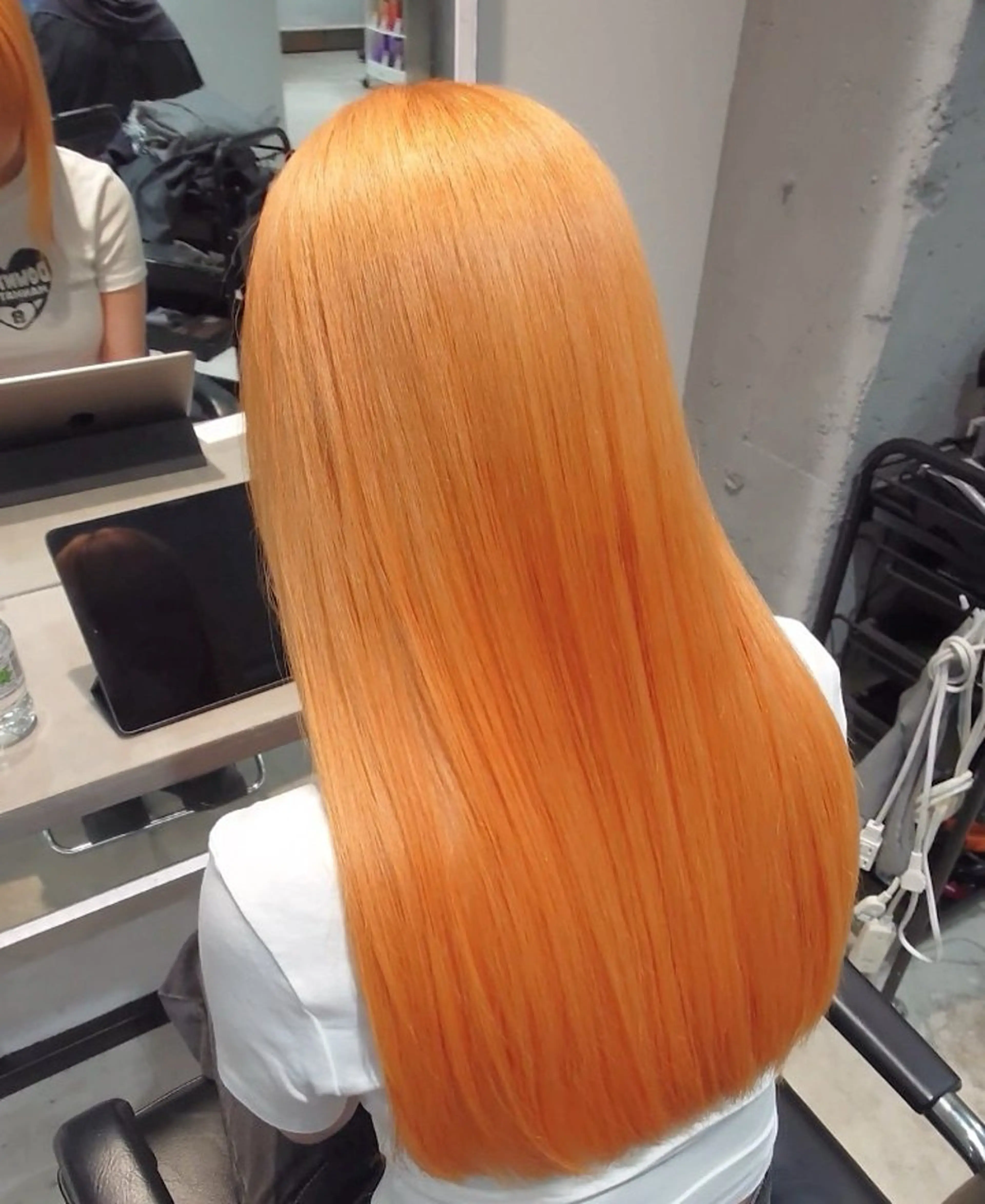 ロング カラー オレンジ はなか こうすけのヘアスタイル