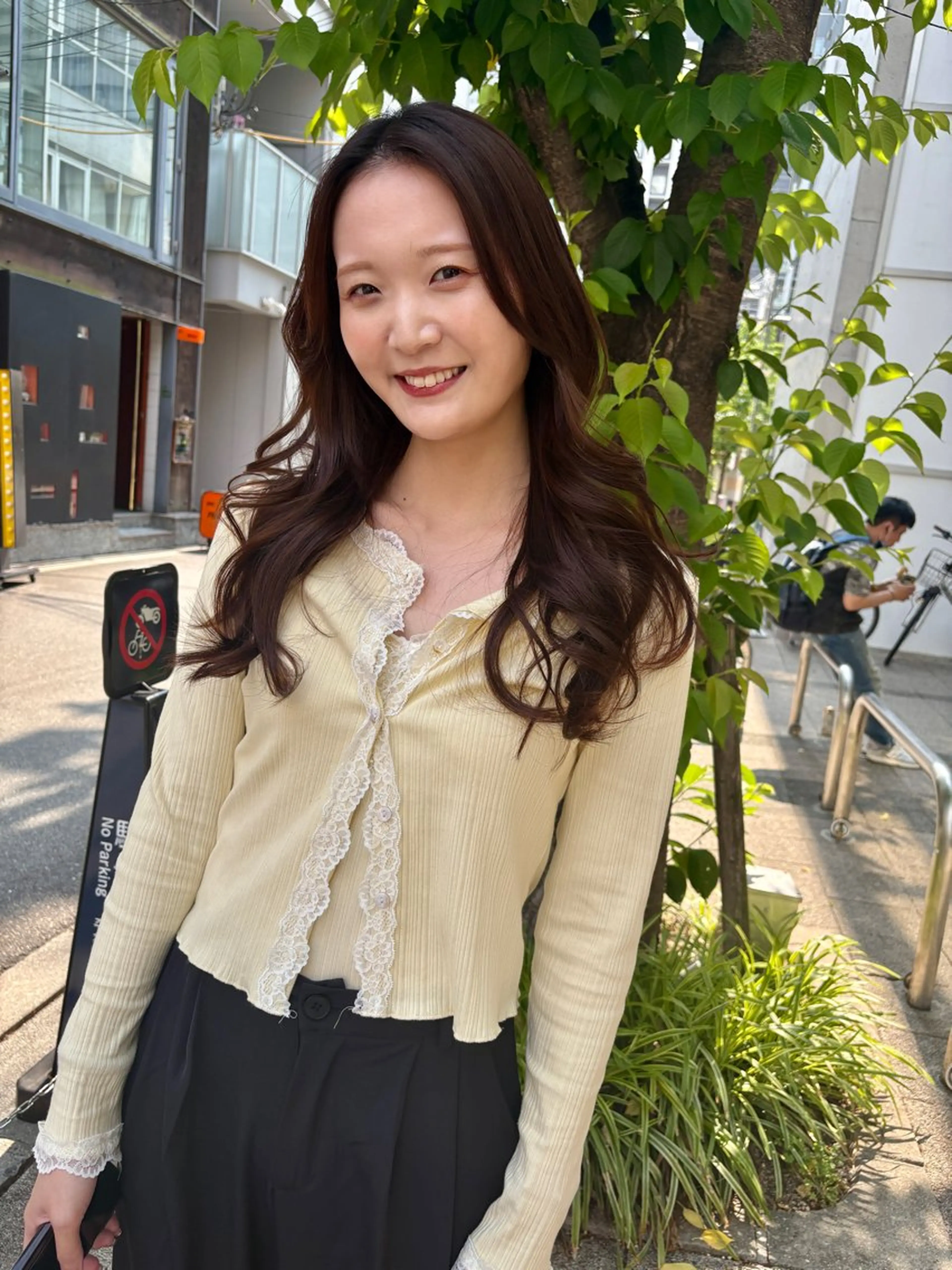 ミディアム 顔周りカット 似合わせカット ヘアカラー 梅田/レイヤーカット /ミルクティーカラーのヘアスタイル