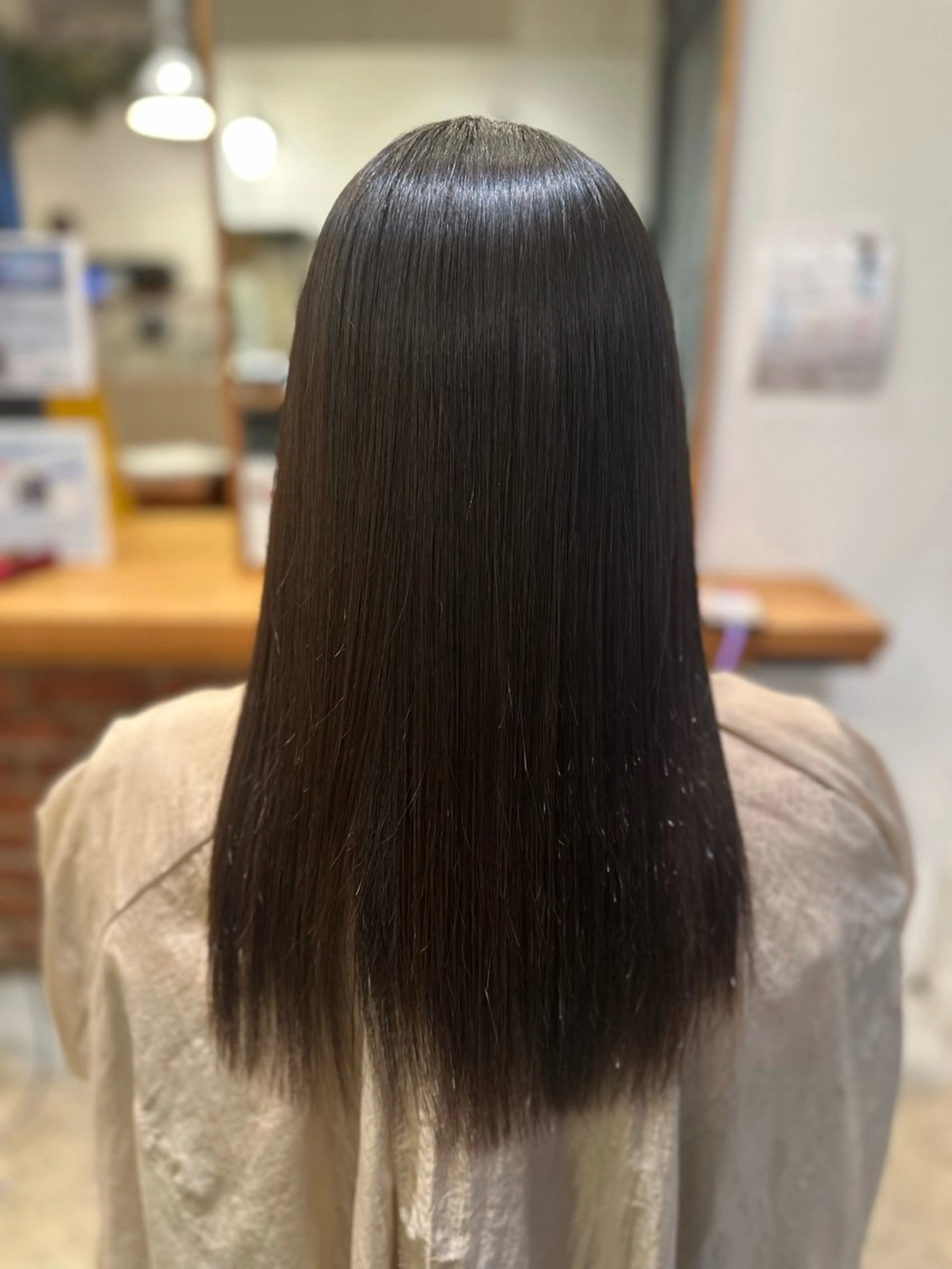 セミロング カット 縮毛矯正 トリートメント 多田 彩香のヘアスタイル