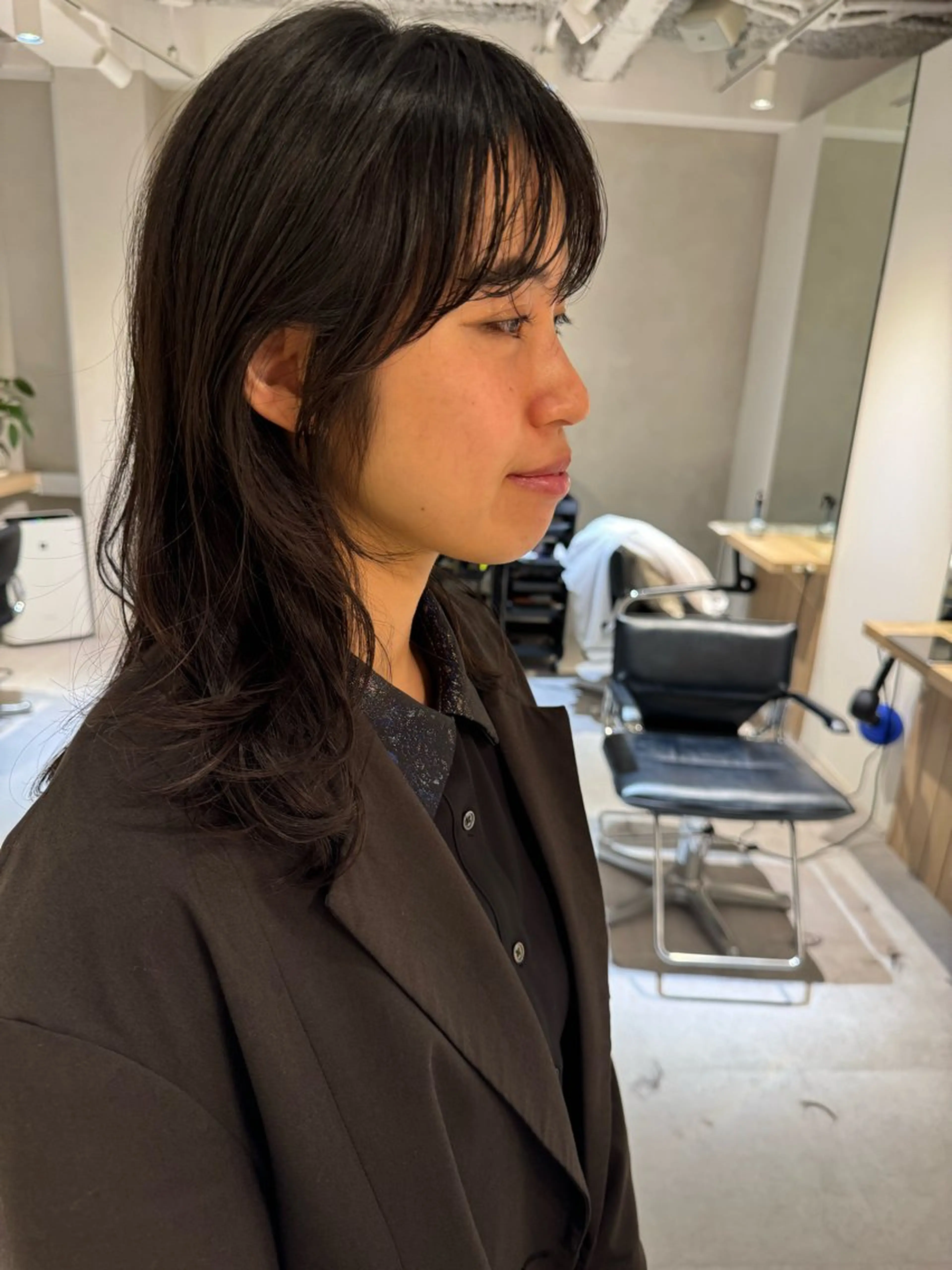 セミロング セミロングパーマ 顔まわりレイヤー 顔周りカット レイヤーカット 頭皮につけないカラー /白髪ぼかし/実加永のヘアスタイル