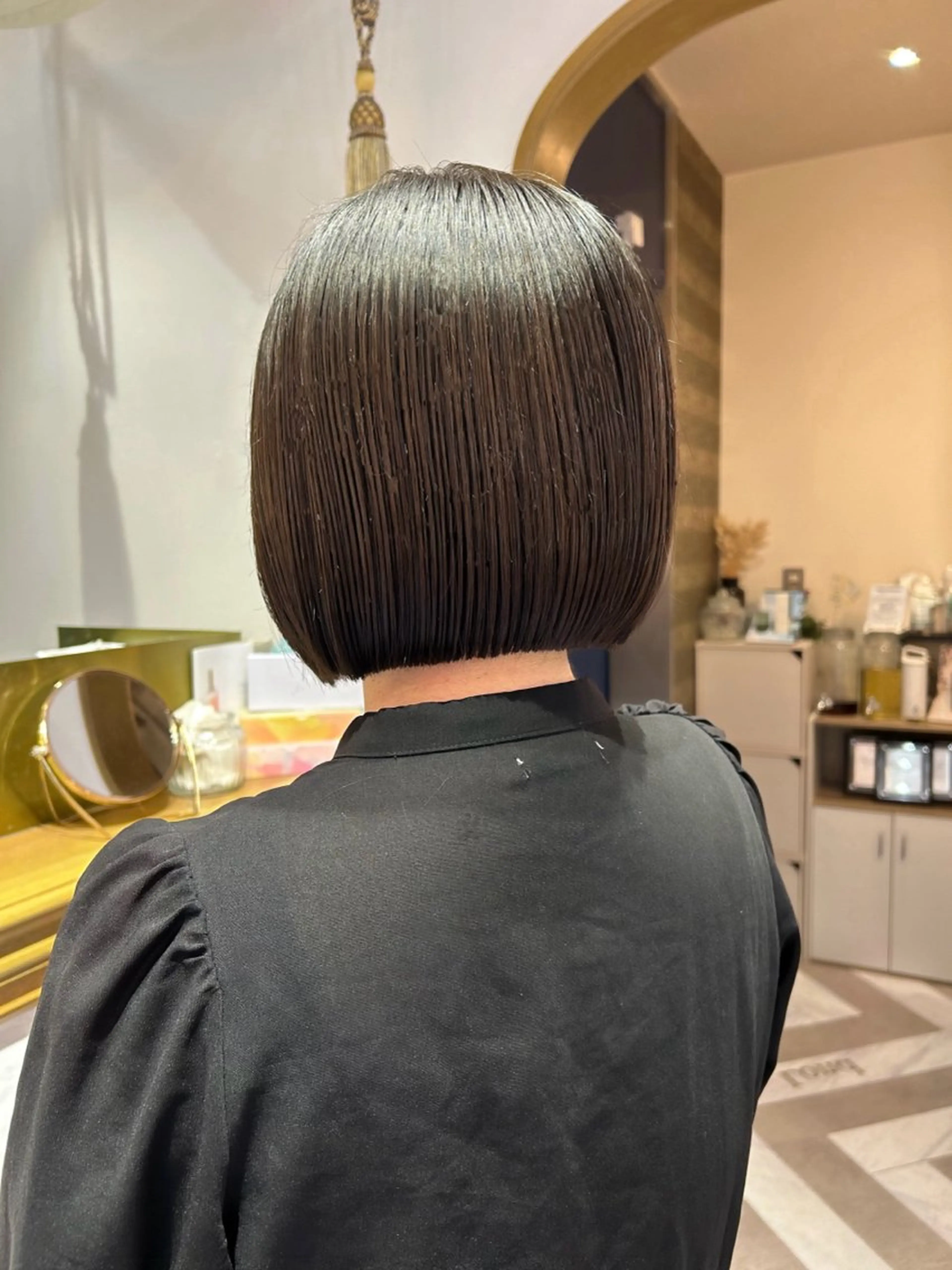 ミディアム ワンレンボブ ボブ 顔周りカット 髪質改善 縮毛矯正 髪質改善【縮毛矯正】 北千住で美髪に導く人のヘアスタイル