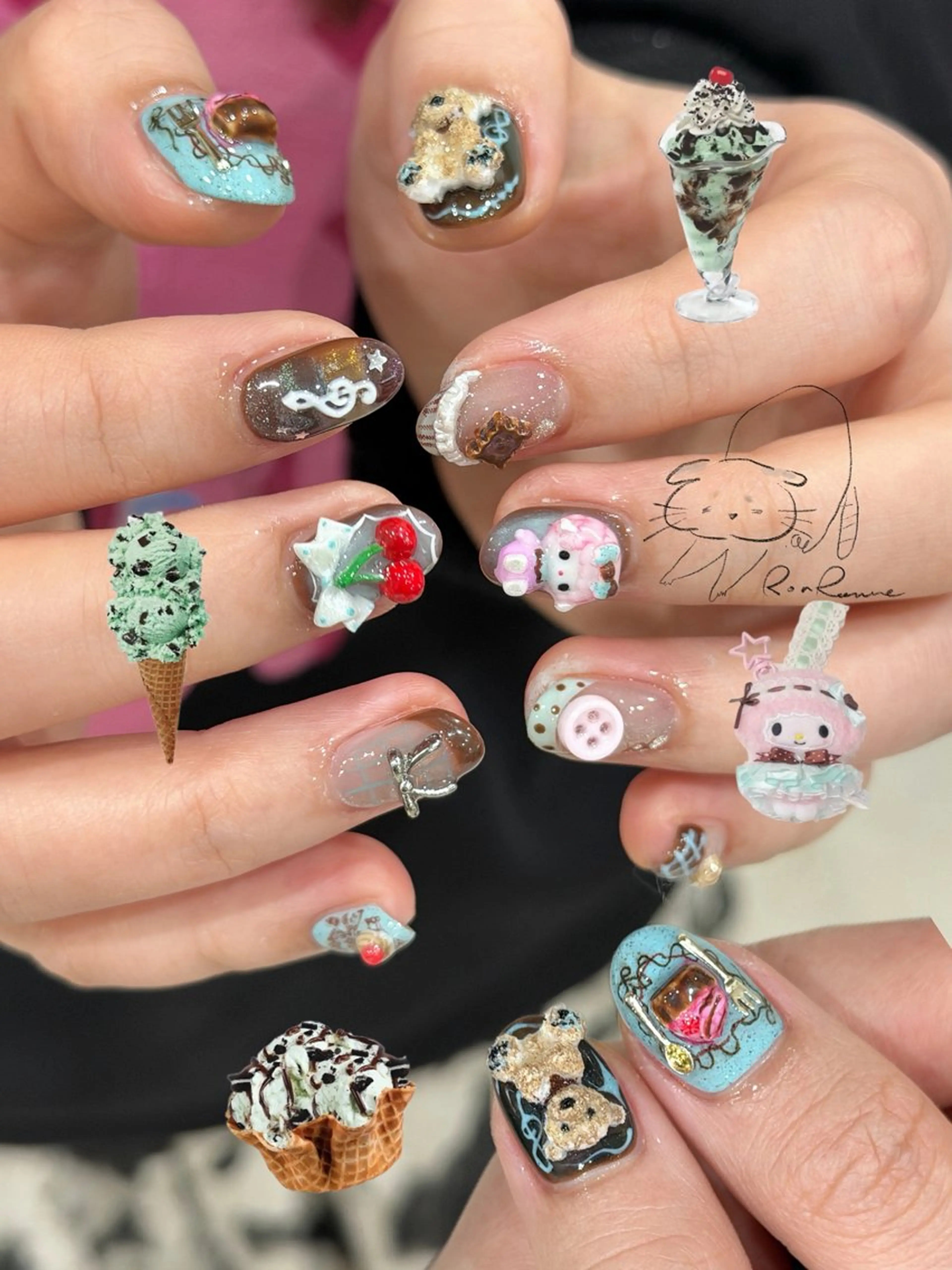 ネイル オーロラネイル 長さ出し フレンチネイル ジェルネイル ミラーネイル ハンドネイル Cho Artネイル所属・ronronne .のネイルデザイン