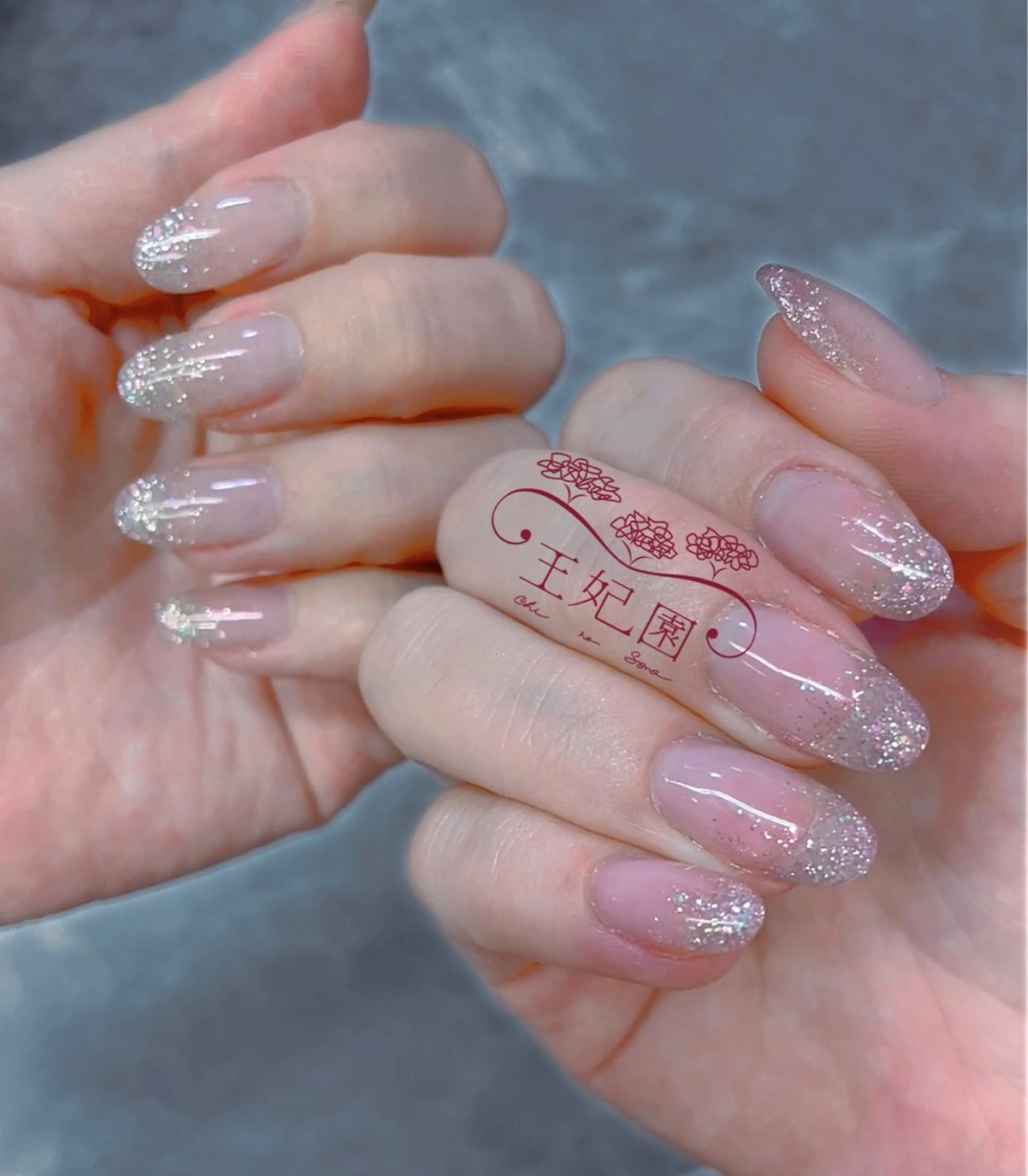 ネイル グラデーション ラメ(グリッター) ラメグラデーション nail salon王妃の園所属・王妃の園 ohinosonoのネイルデザイン