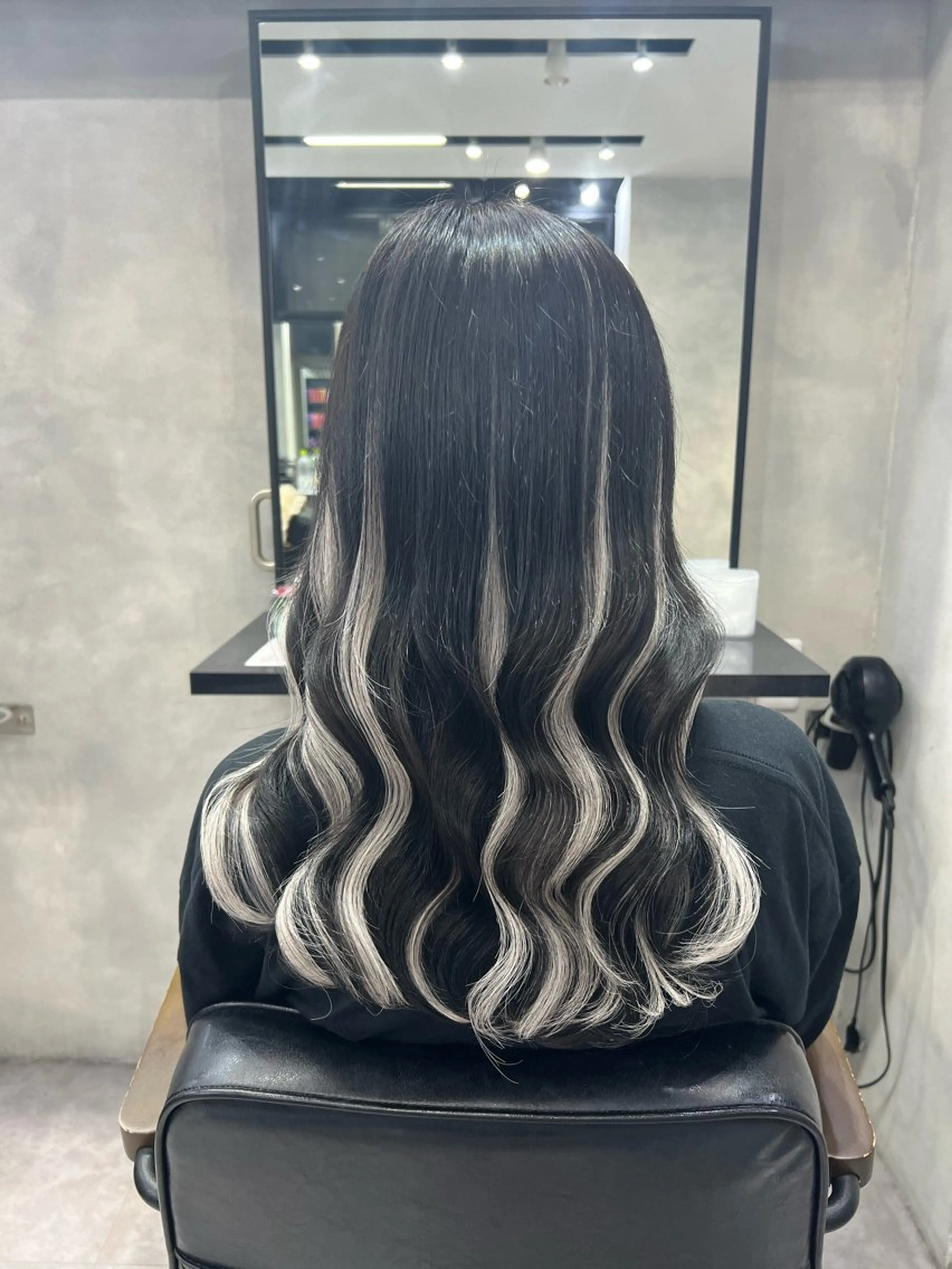 セミロング カラー ヘアアレンジ シールエクステ アッシュ バレイヤージュ ベージュカラー 黒髪 ヘアカラー エクステ ar+ ❤︎ maiのヘアスタイル