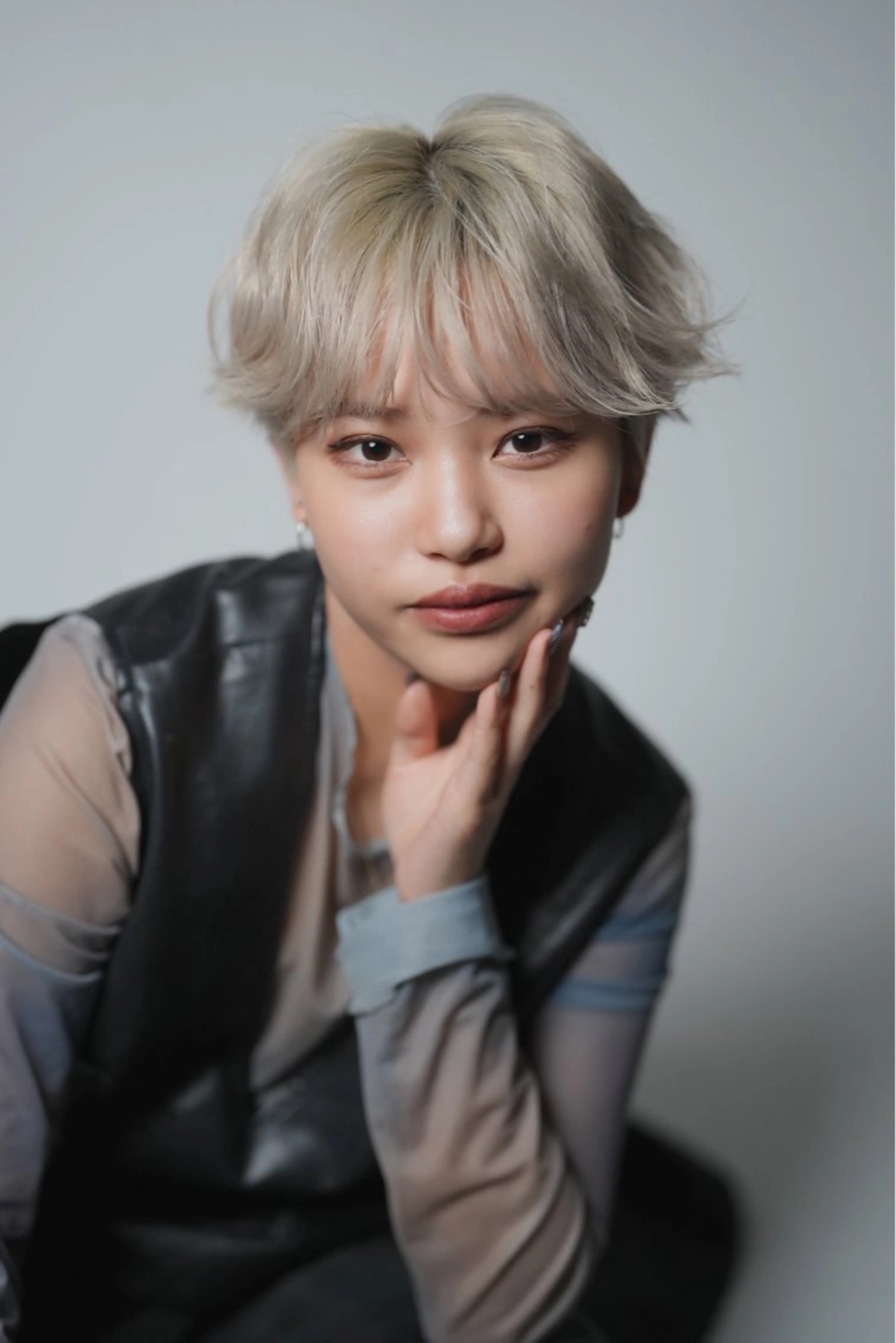 ショート カラー パーマ ヘアアレンジ ウルフとハイトーン みっちー✂️のヘアスタイル