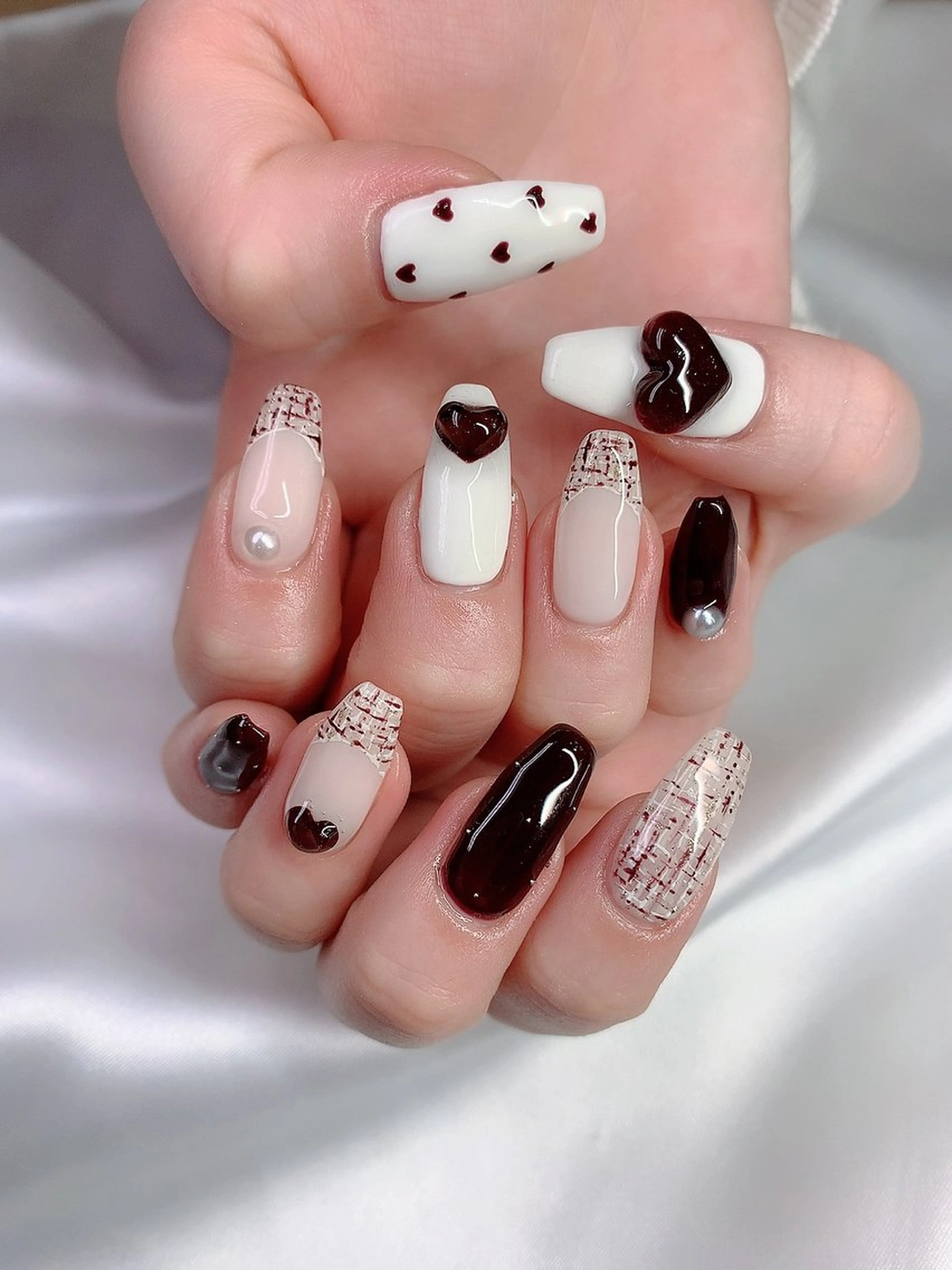 ネイル ガーリー ハート キラキラネイル 韓国ネイル 持ち込み シェアサロンLei.g(レイジー)所属・3Dアートネイル💗 都築レナのネイルデザイン