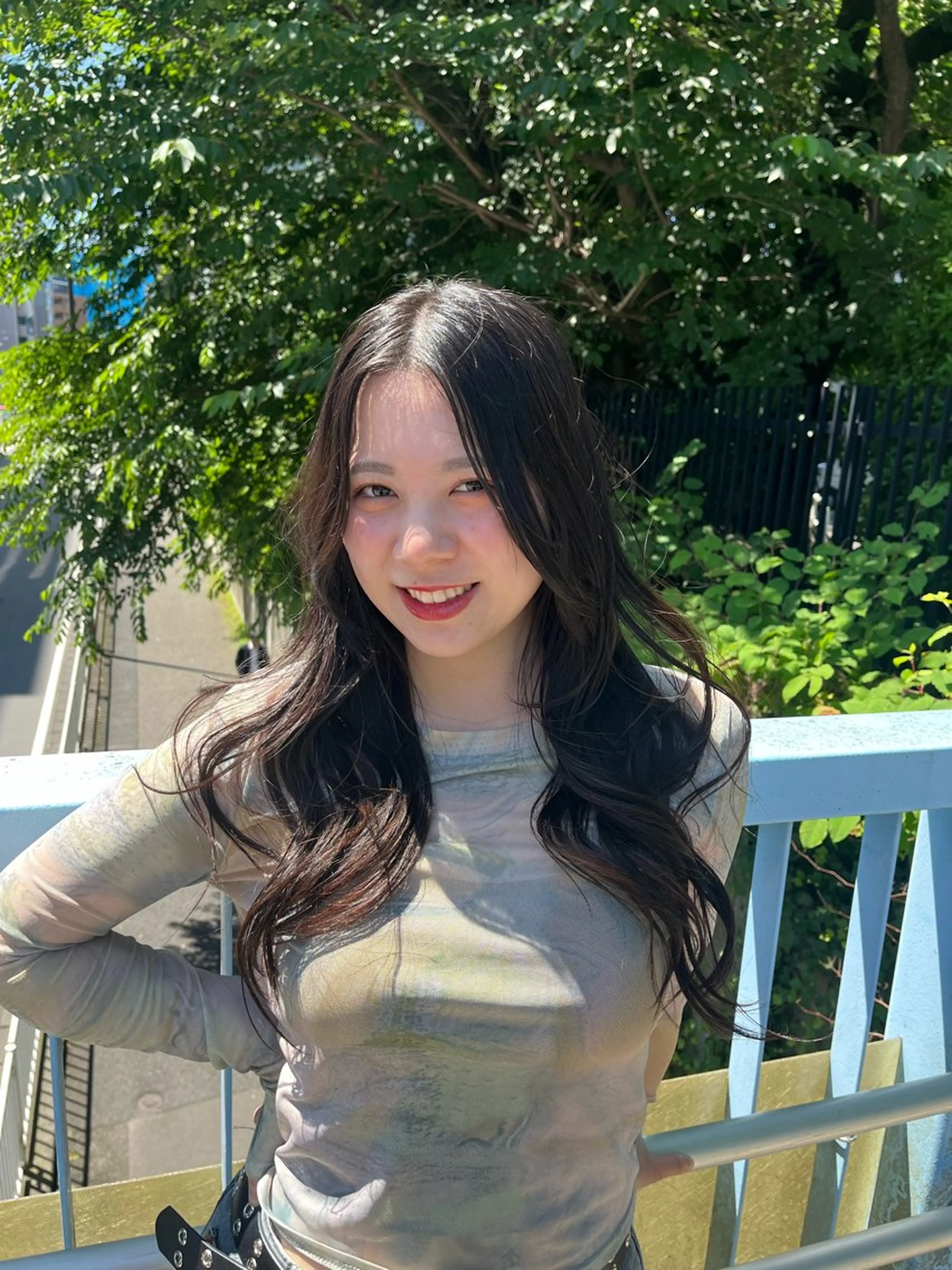 ロング ヨシンモリ 透明感color ˚✧₊amuのヘアスタイル