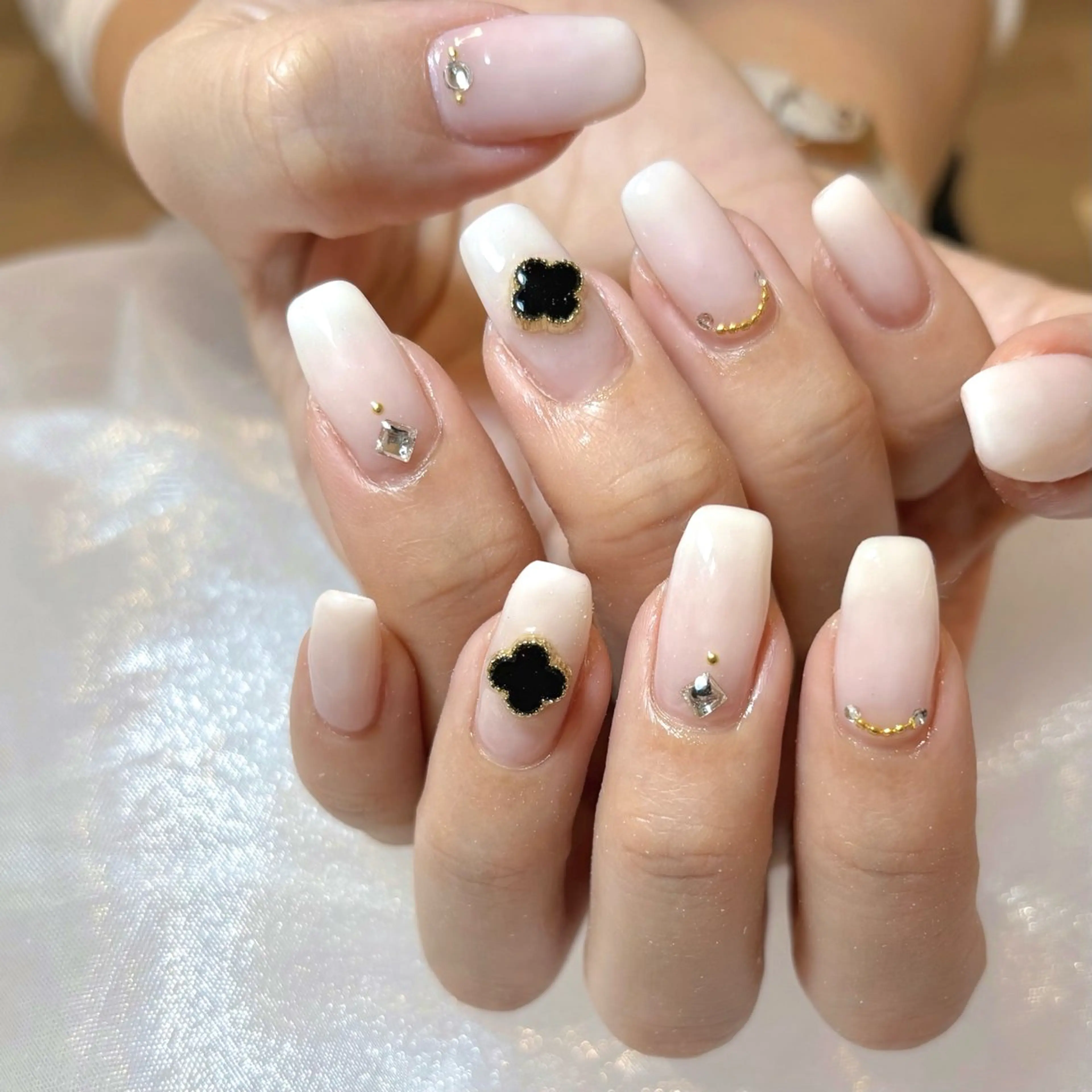 ネイル ハンドネイル eight横浜🧸 kumabeのネイルデザイン