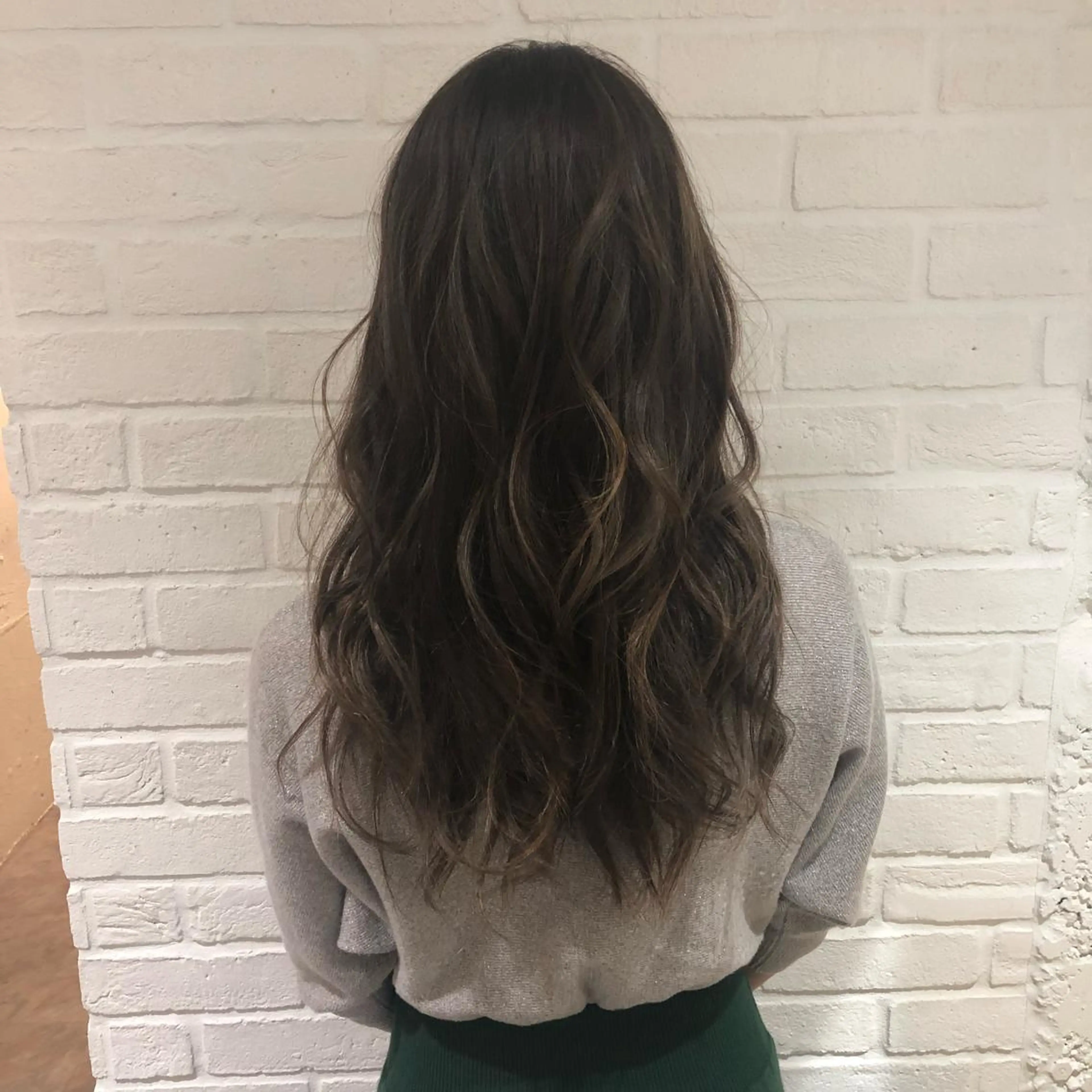 ロング ハイライト フジサキ ケンのヘアスタイル