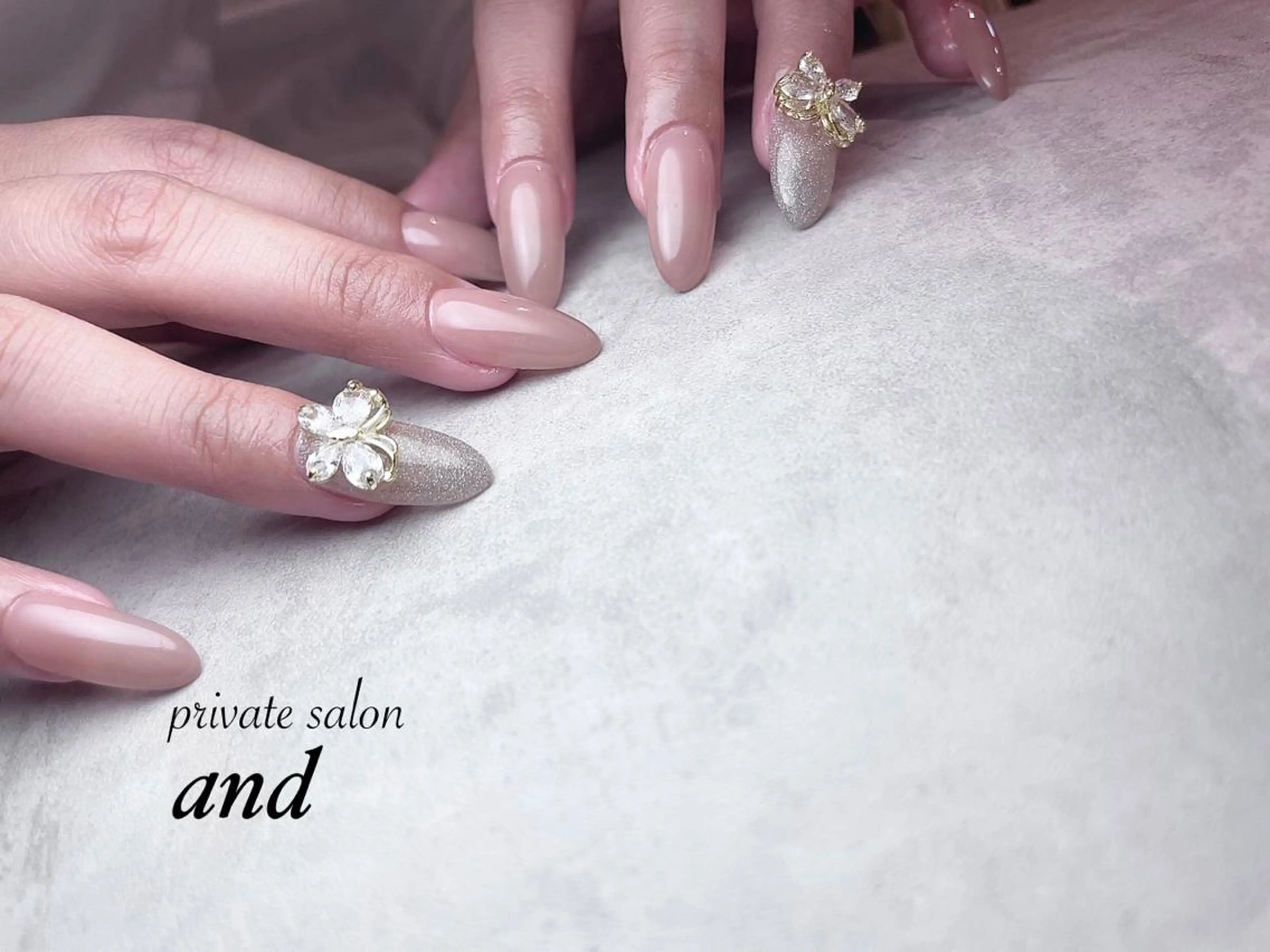 10本長さだし後スキンカラーうる艶ネイル *:.。. *こちらのコースでは3Dビジューを20個程度からご用意御座います。の写真