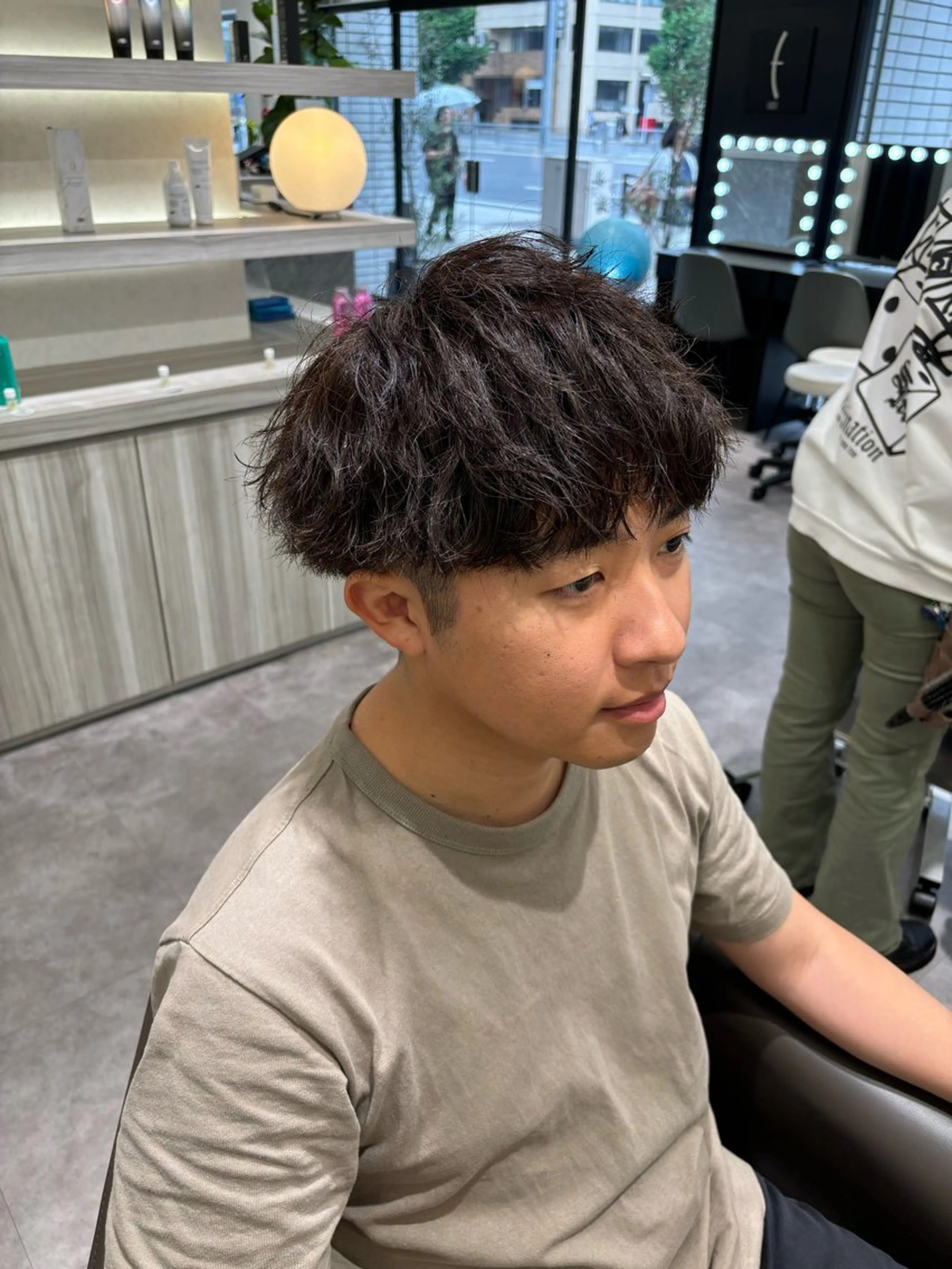 パーマ メンズ メンズブリーチ メンズハイトーン マッシュ カット パーマ 鈴木 颯のヘアスタイル