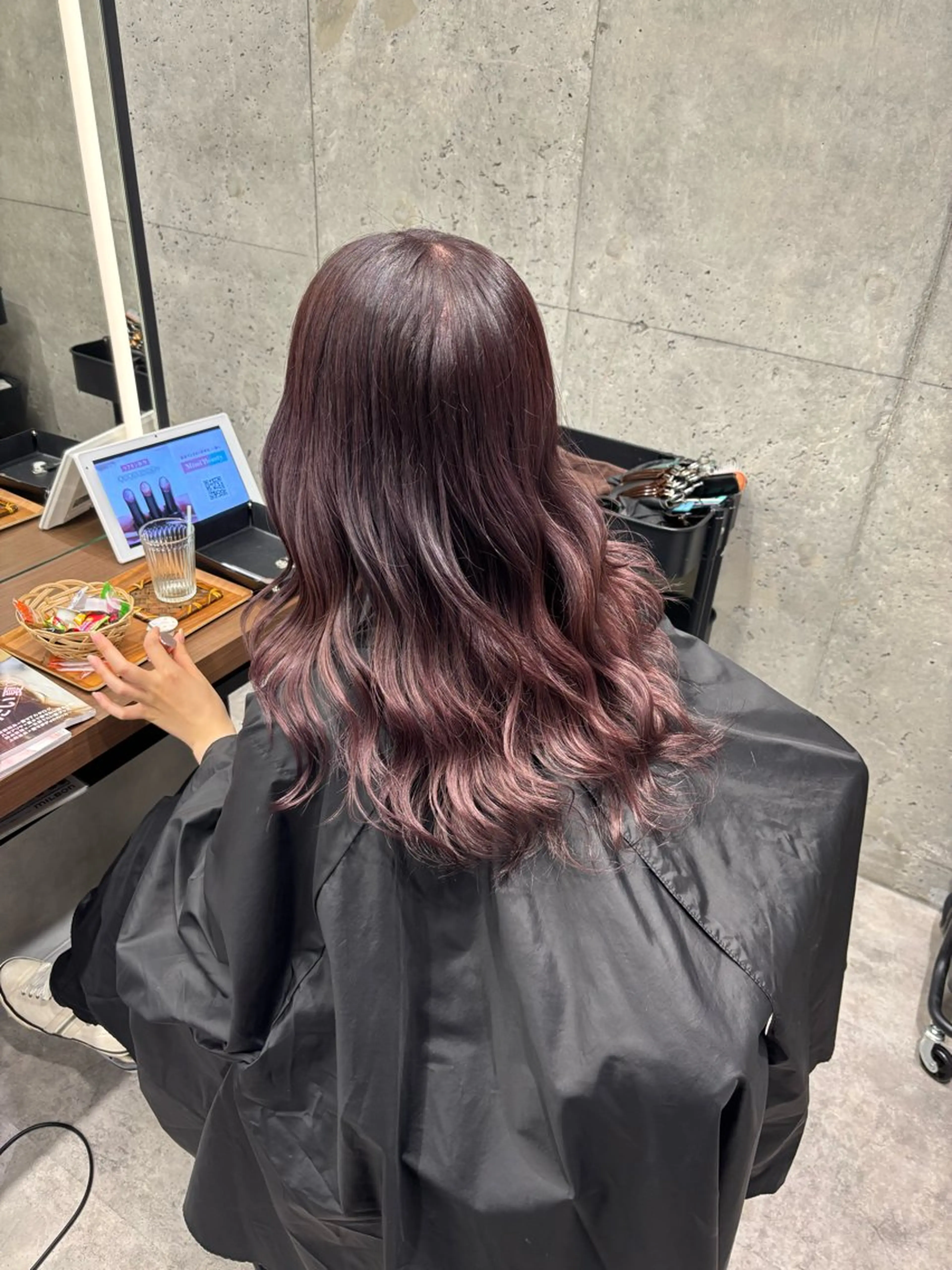 カラー ブリーチ ブリーチなしカラー ヘアカラー トリートメント 暖色/ハイトーン/ カラー/HBLのヘアスタイル