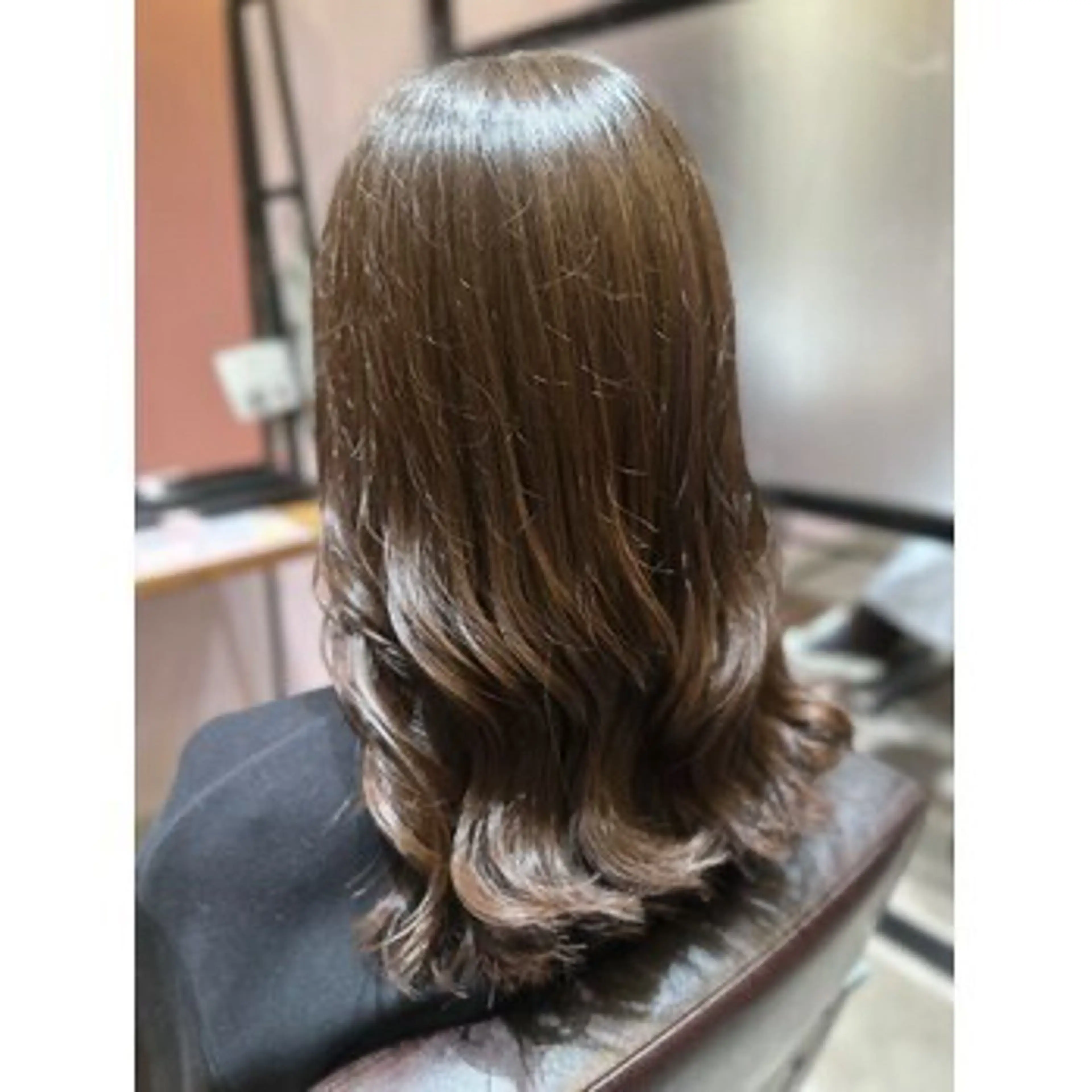 カラー 西原 愛紗のヘアスタイル