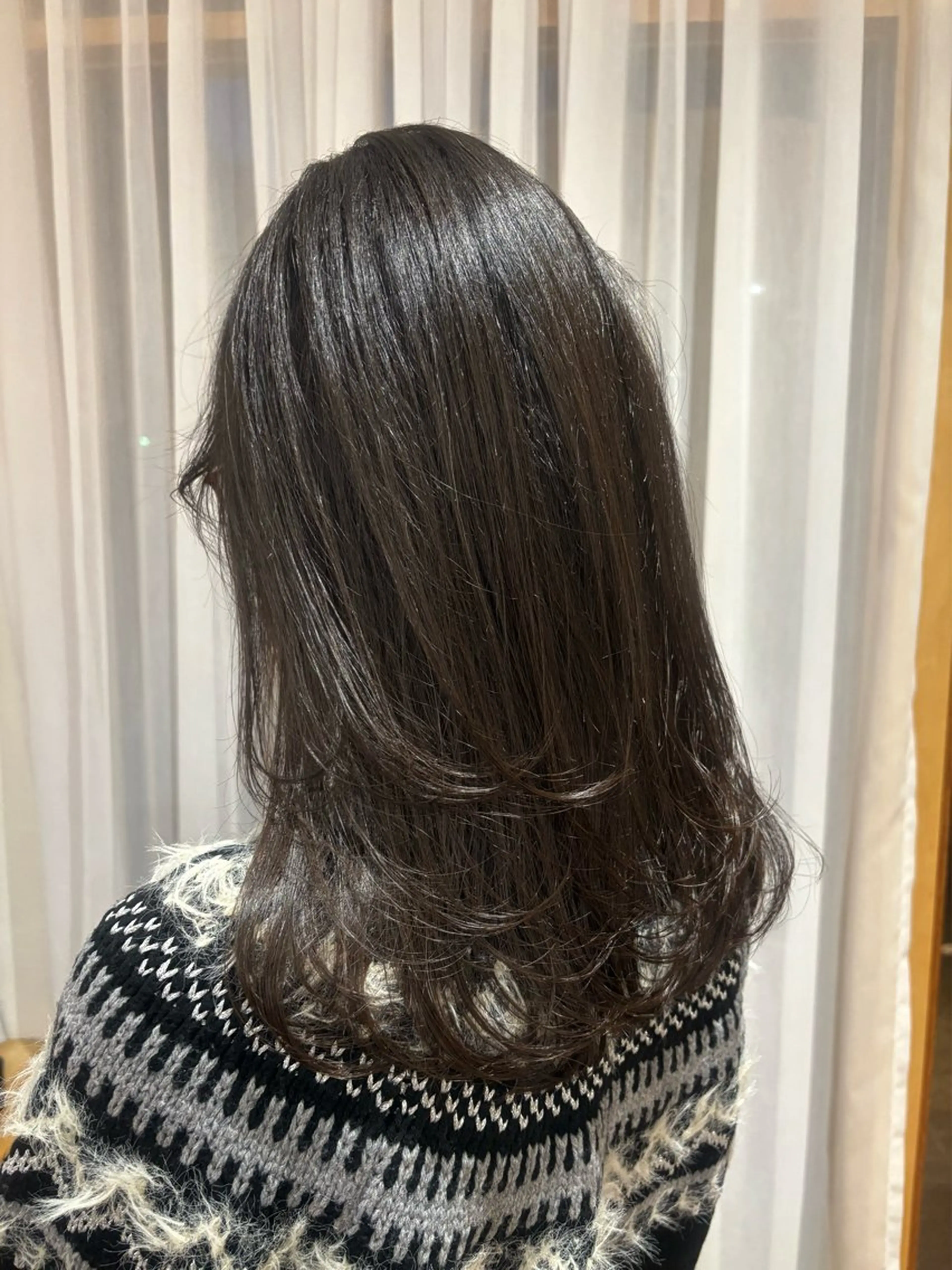 セミロング カット merc.谷本 澪のヘアスタイル