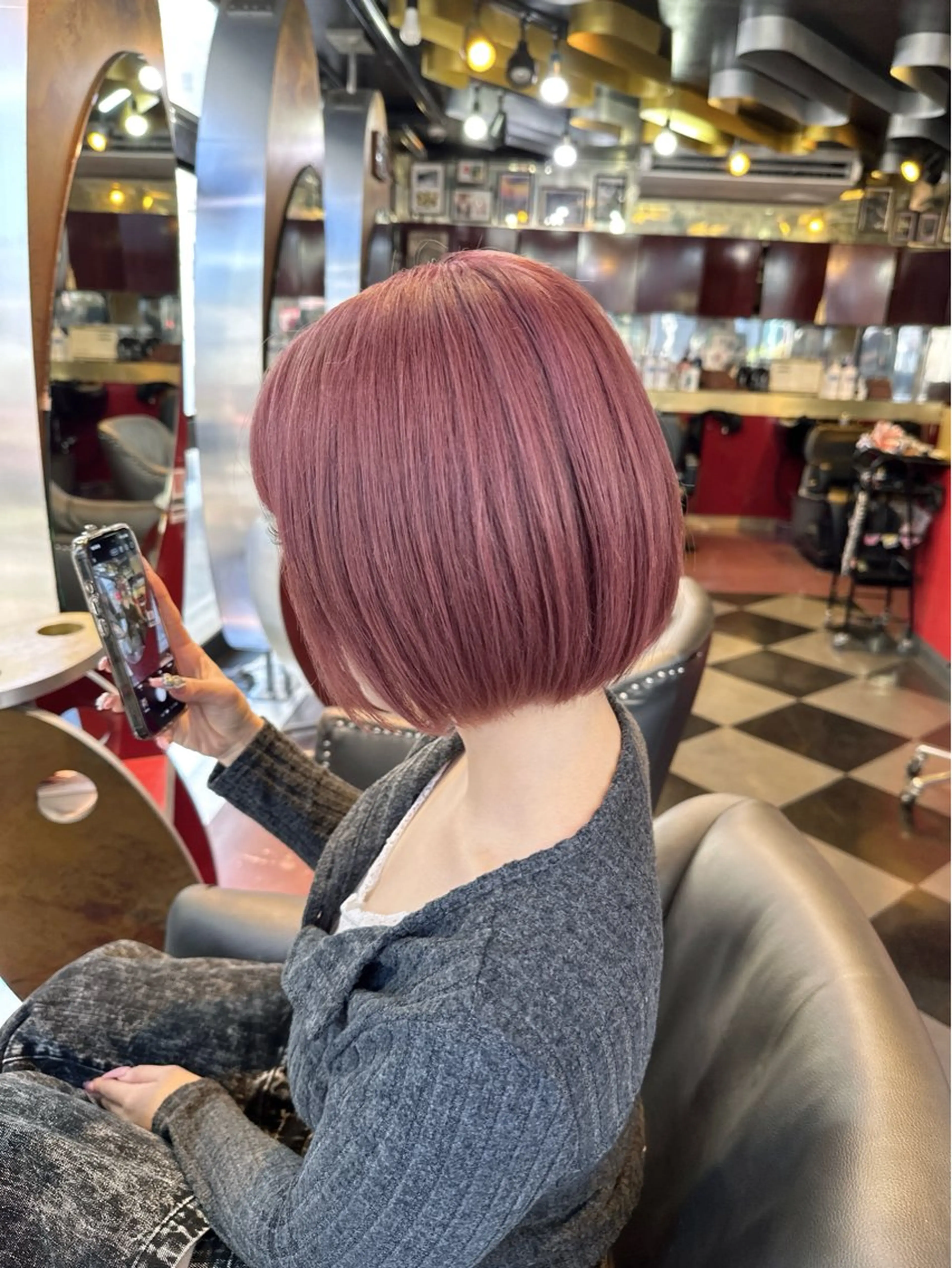 ショート カラー ベージュカラー ピンクカラー ピンクベージュ カット ヘアカラー トリートメント レイヤーカット/ カラー/長谷恵花のヘアスタイル
