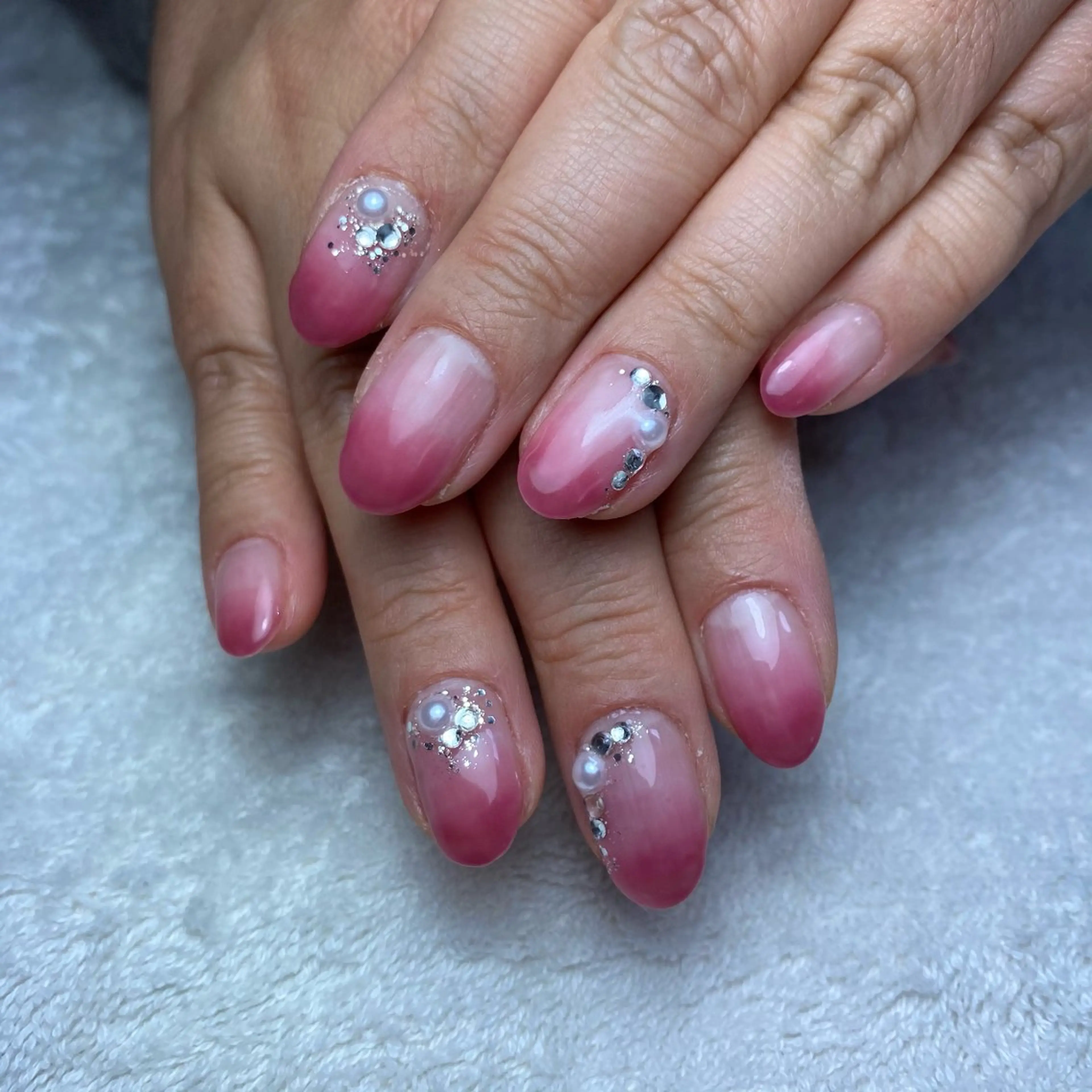 ネイル グラデーション ピンク ハンドネイル COCO+所属・COCO +のエステ・リラクイメージ