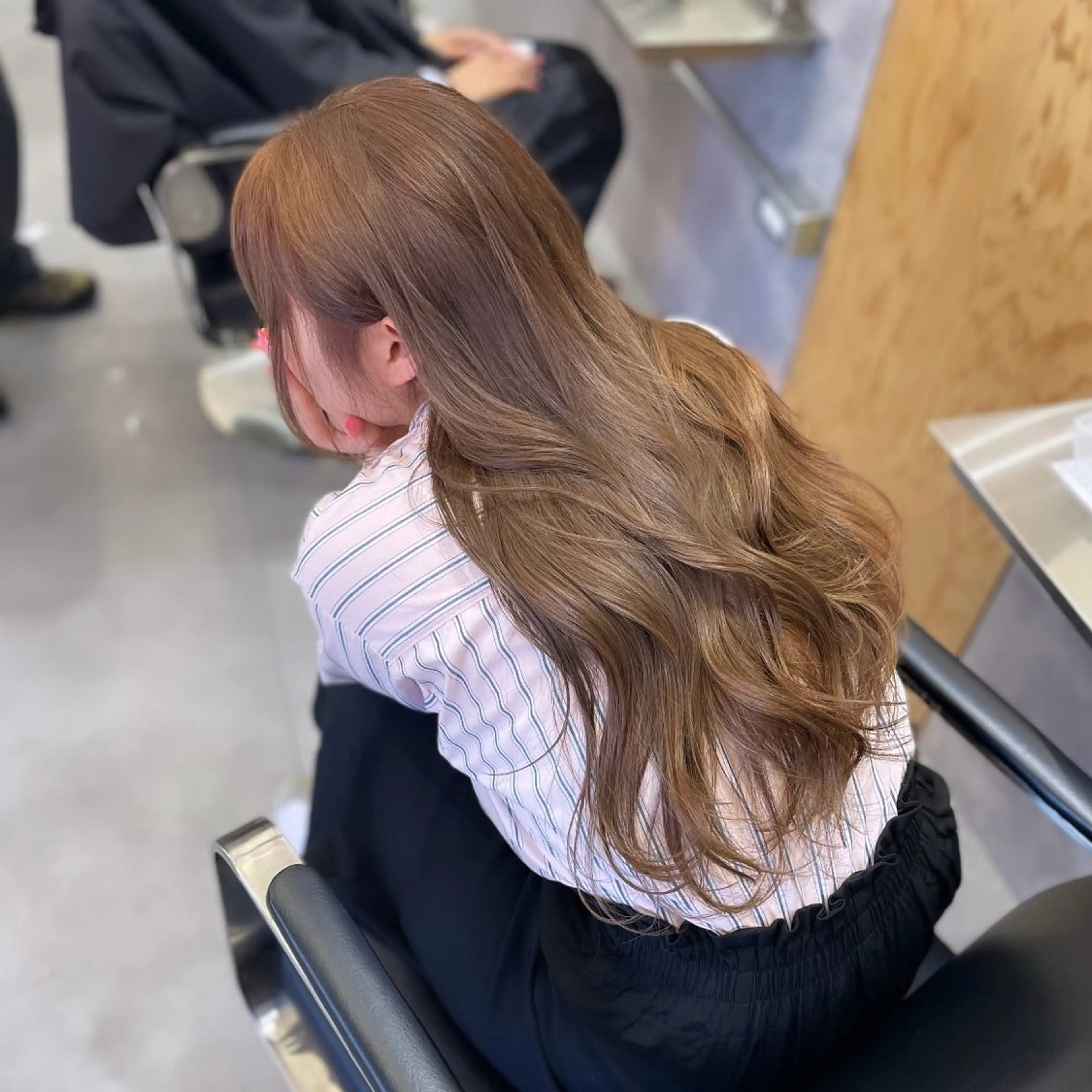 ロング カラー ベージュカラー ブリーチ ヘアカラー Rui/透明感カラー 暖色/レイヤーカットのヘアスタイル