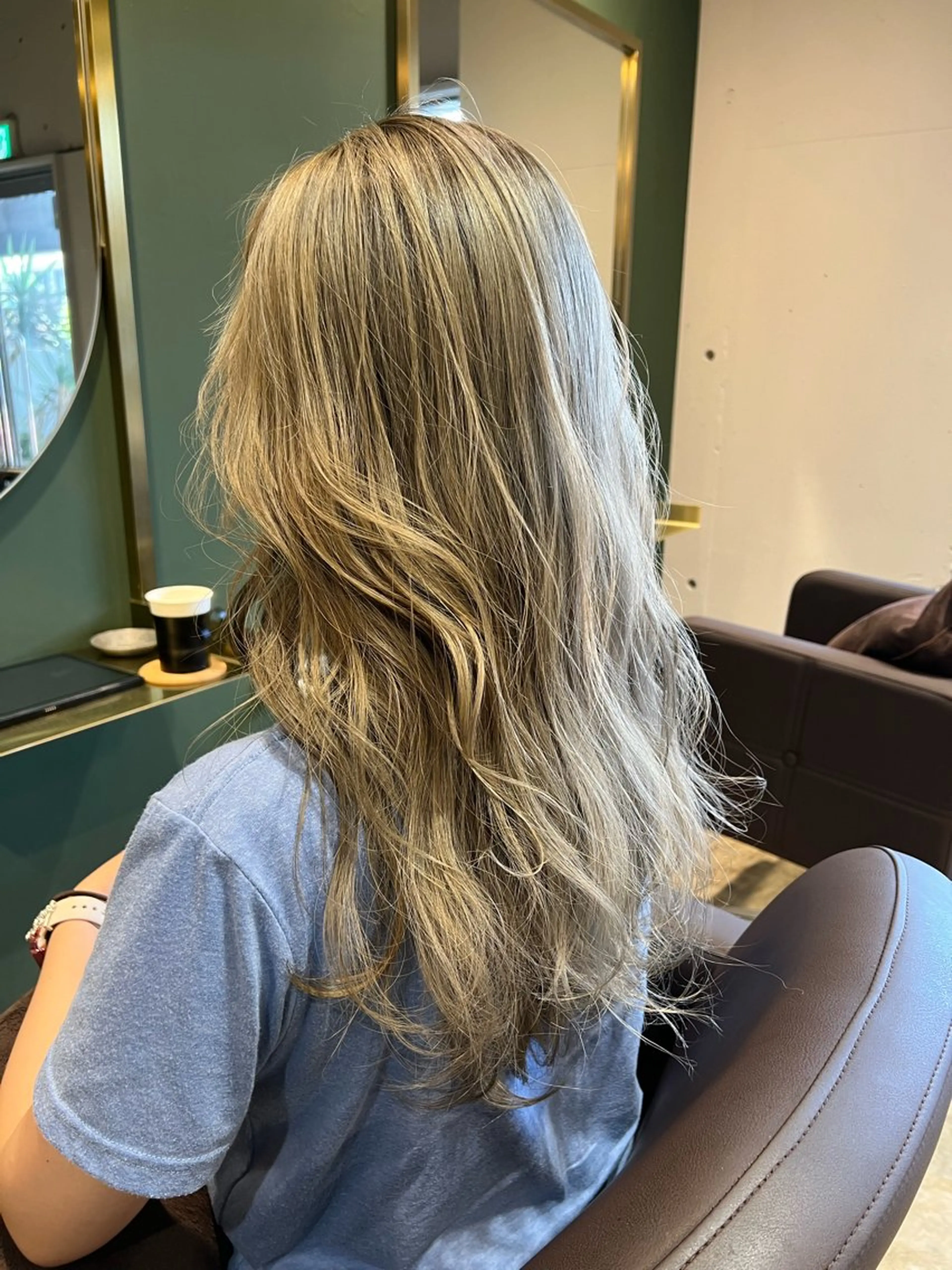 ロング カラー バレイヤージュ レイヤーカット カラースペシャリスト しょう🧑🏼‍🎨のヘアスタイル