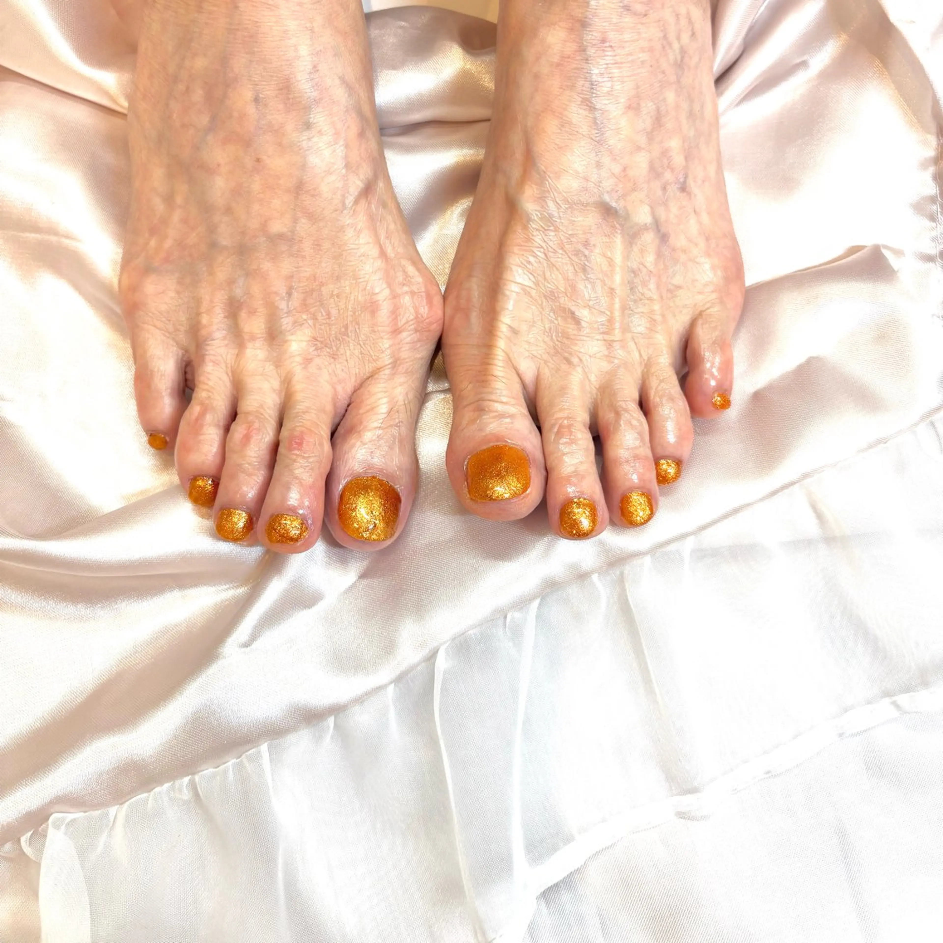 ネイル ゴールド ラメ(グリッター) オレンジ 小林 玲奈のネイルデザイン