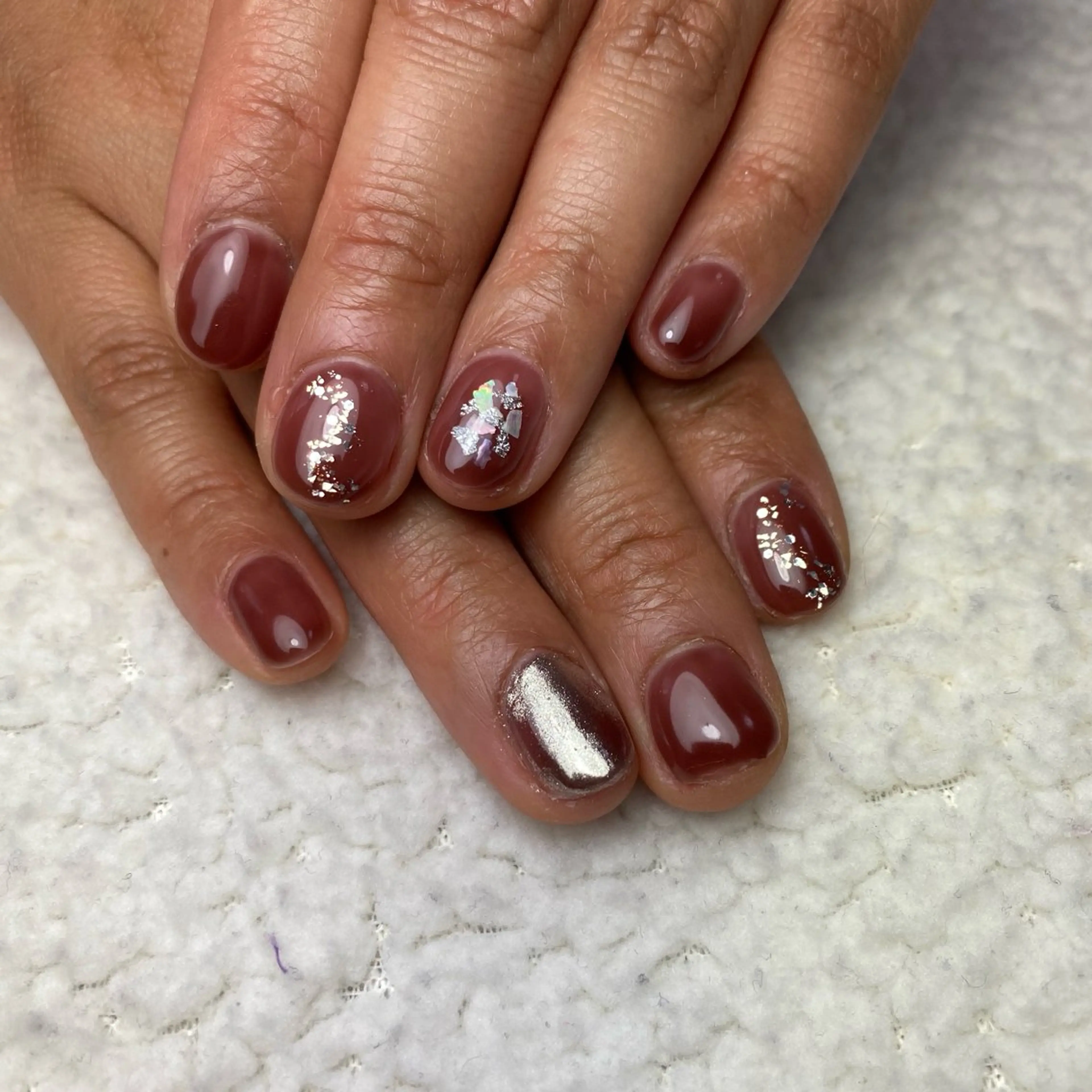 ネイル ブラウン ミラーネイル ハンドネイル COCO+所属・COCO +のエステ・リラクイメージ