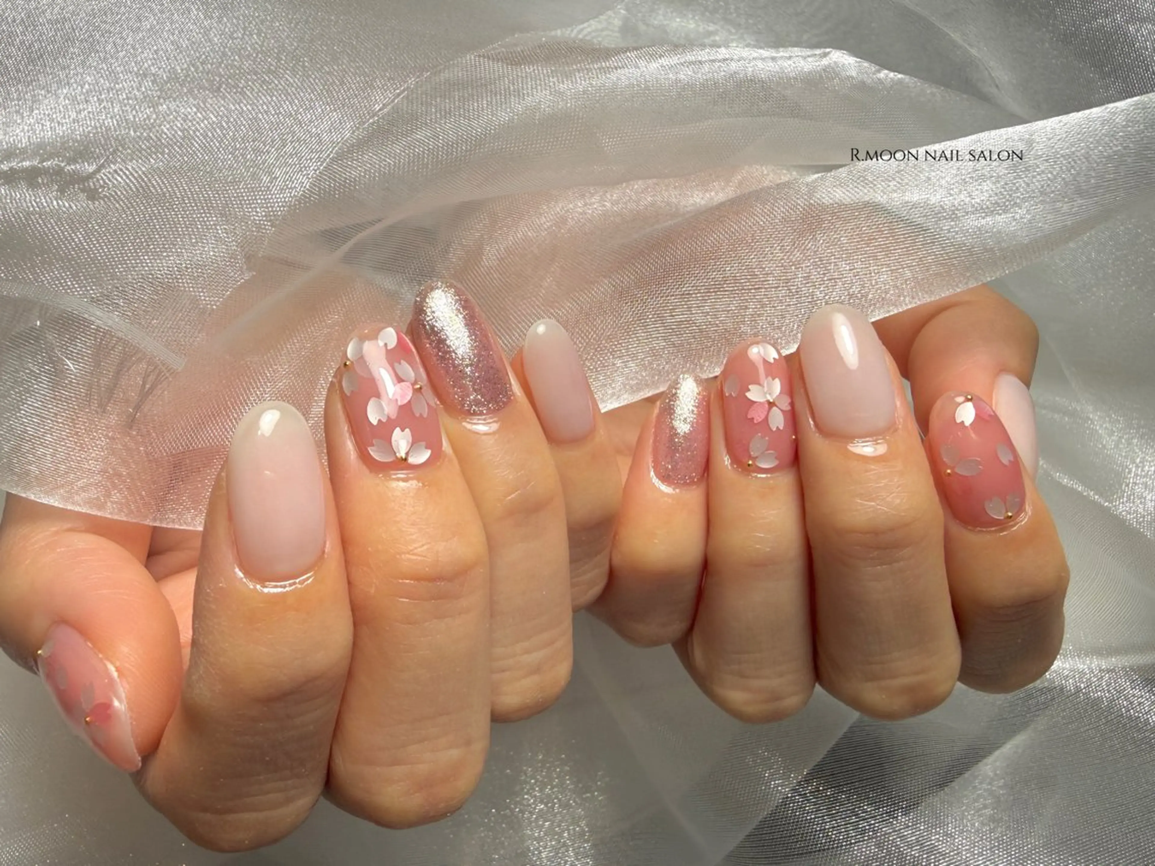 ネイル ハンドネイル R.moon nail salonのネイルデザイン