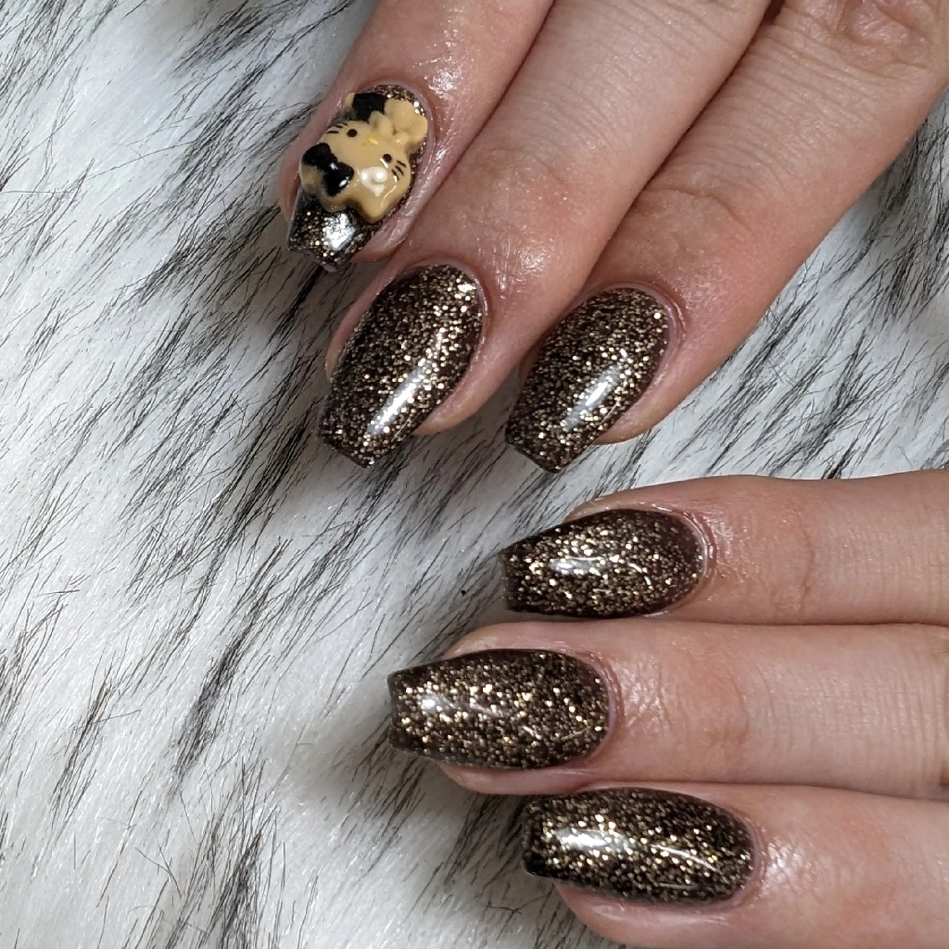 ネイル ハンドネイル RUNWAY 　　の眉毛・アイブロウイメージ