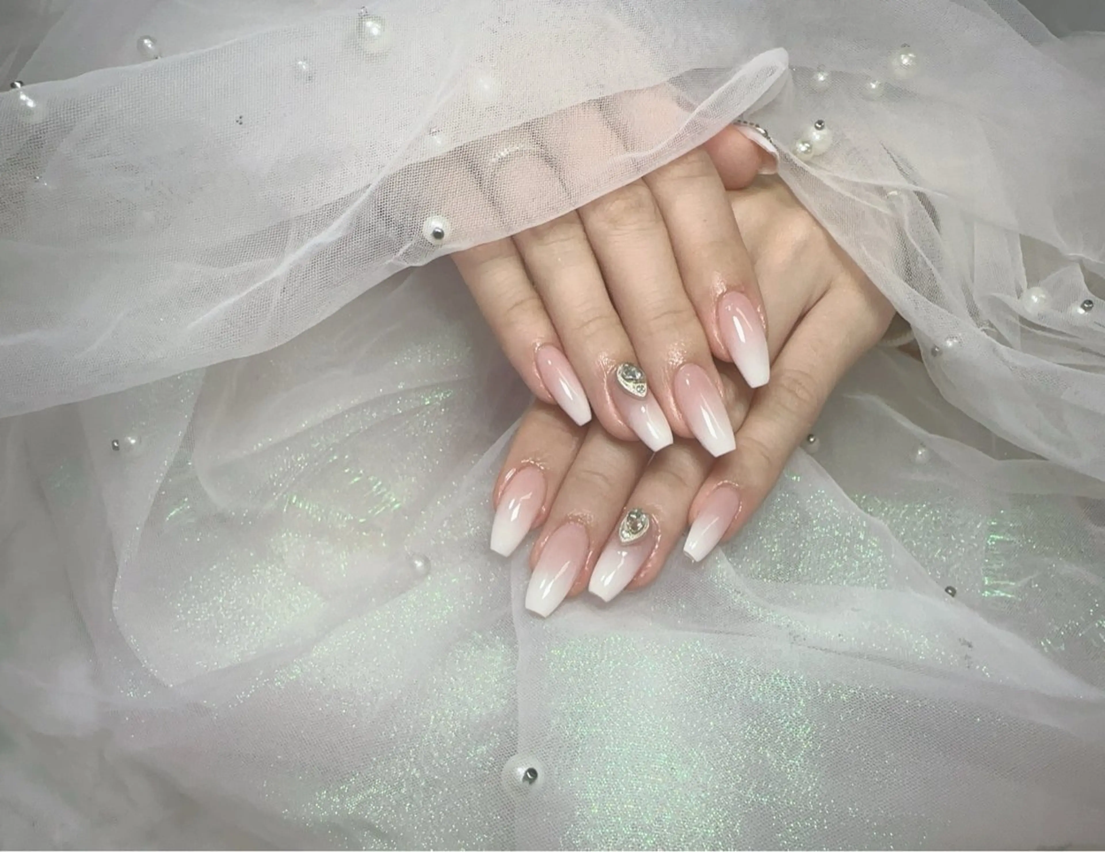 ネイル Hey🌈NAIL 長さ出し専門店のネイルデザイン