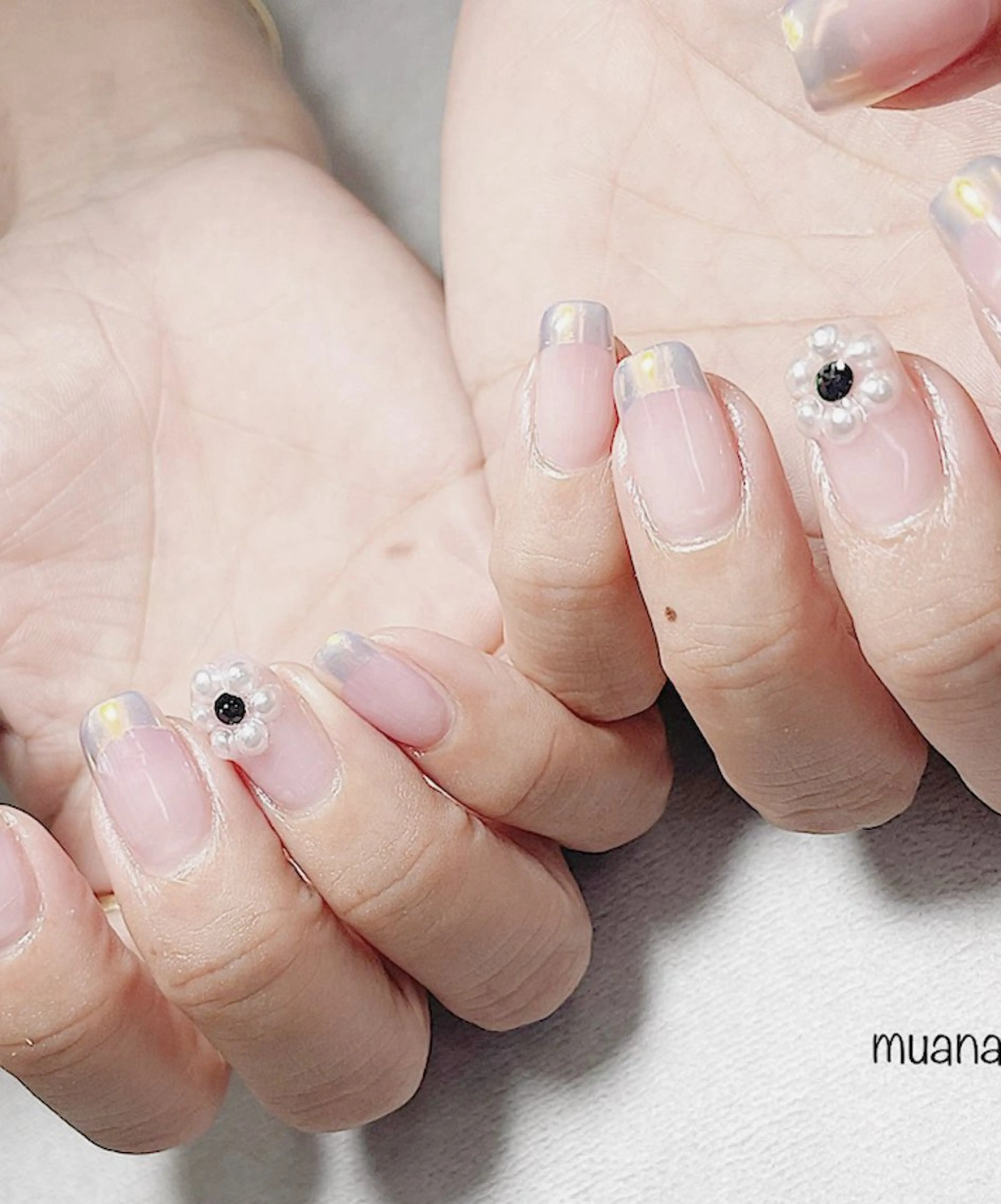 ネイル オーロラネイル フレンチネイル ハンドネイル mua nail mikiのネイルデザイン