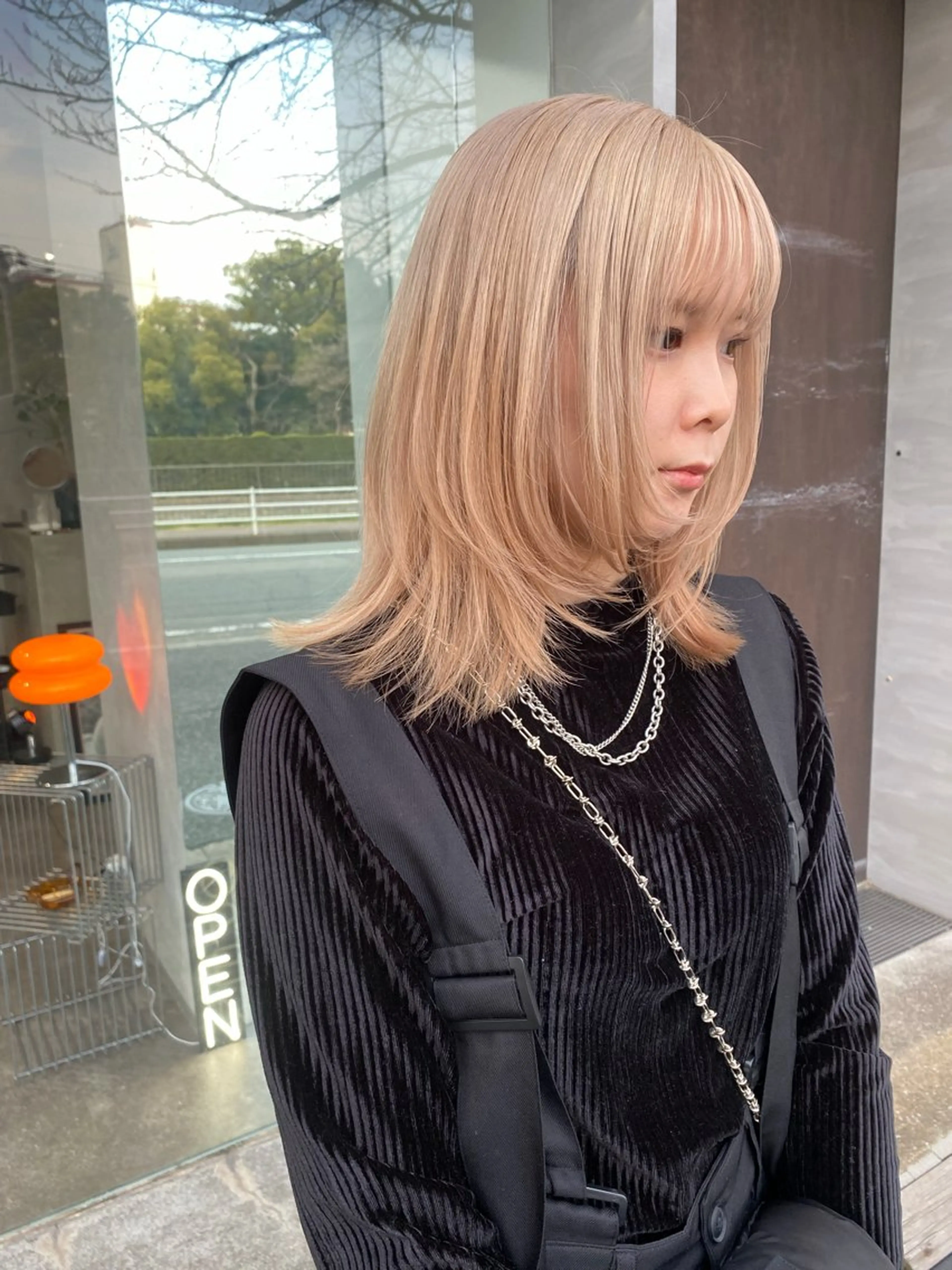 セミロング カラー ベージュカラー ブロンド ブロンドベージュ レイヤーカット ヘアカラー トリートメント qpula misuzuのヘアスタイル