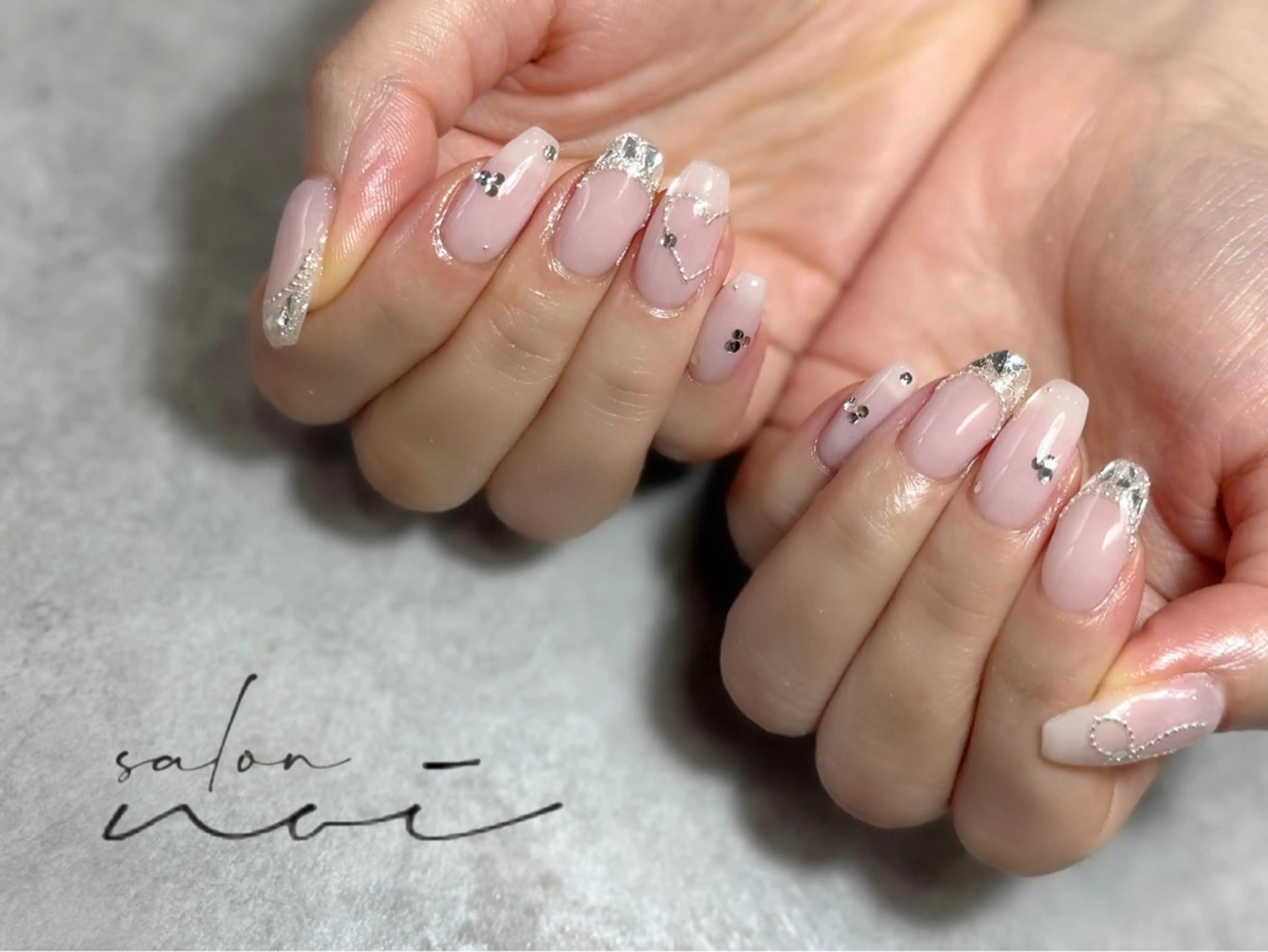 ネイル フレンチネイル ガラスフレンチ ハート ハンドネイル salon noi所属・salon noiのネイルデザイン