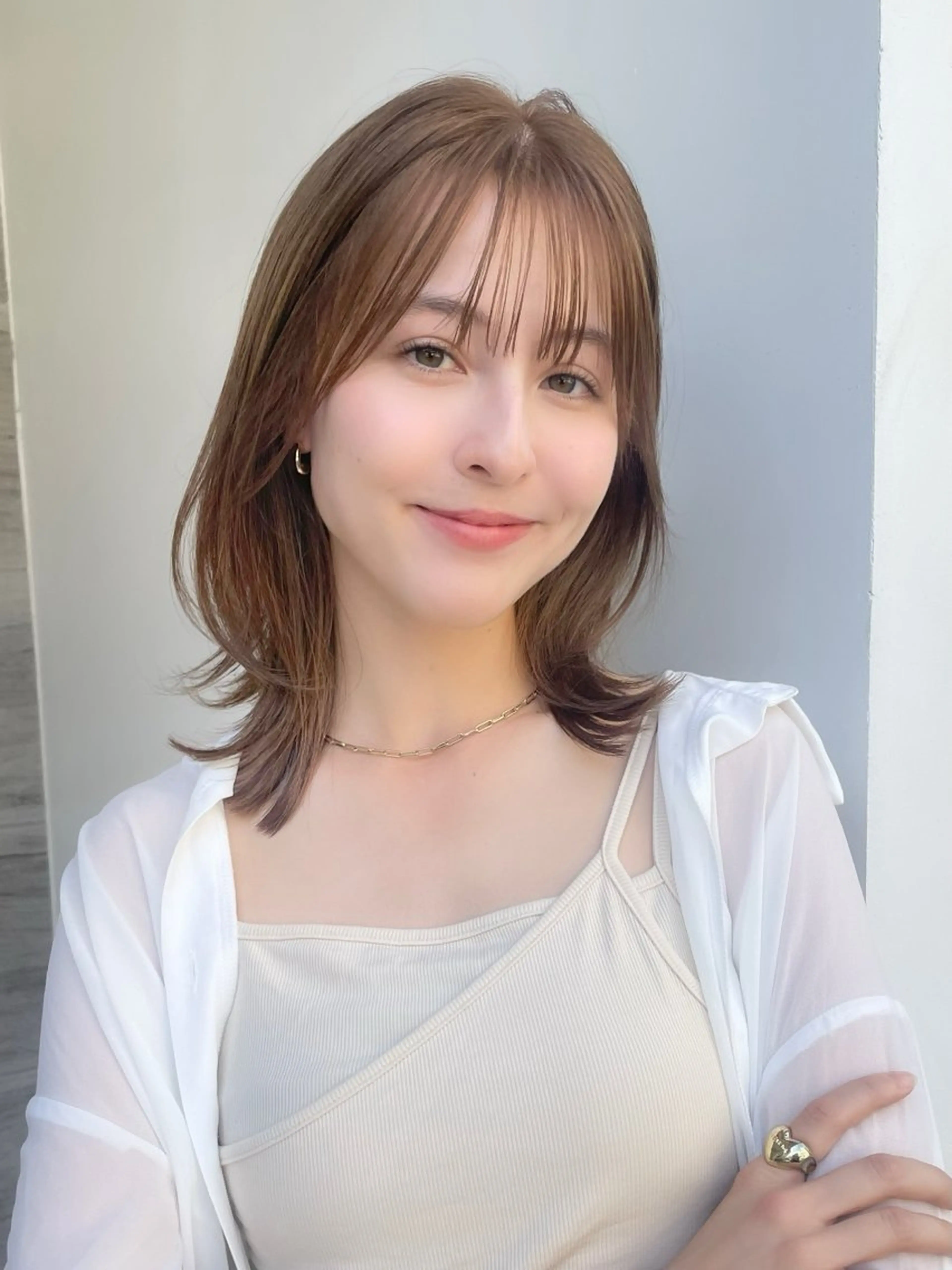 ミディアム ミディアムレイヤー レイヤーカット シースルーバング ボブ/デザインカラー /表参道/新井美有紀のヘアスタイル