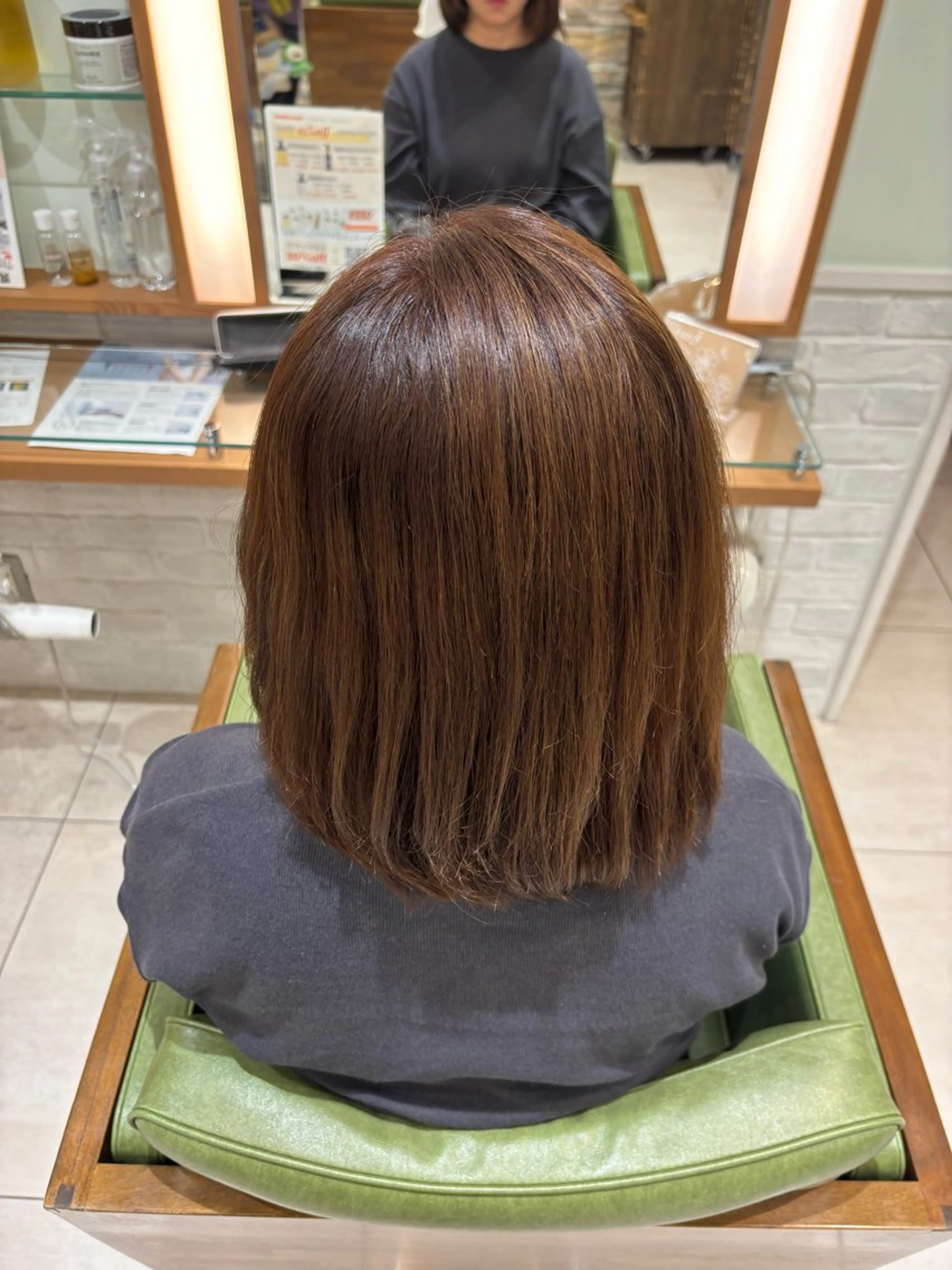 ミディアム チョコレートブラウン 小川 早喜のヘアスタイル
