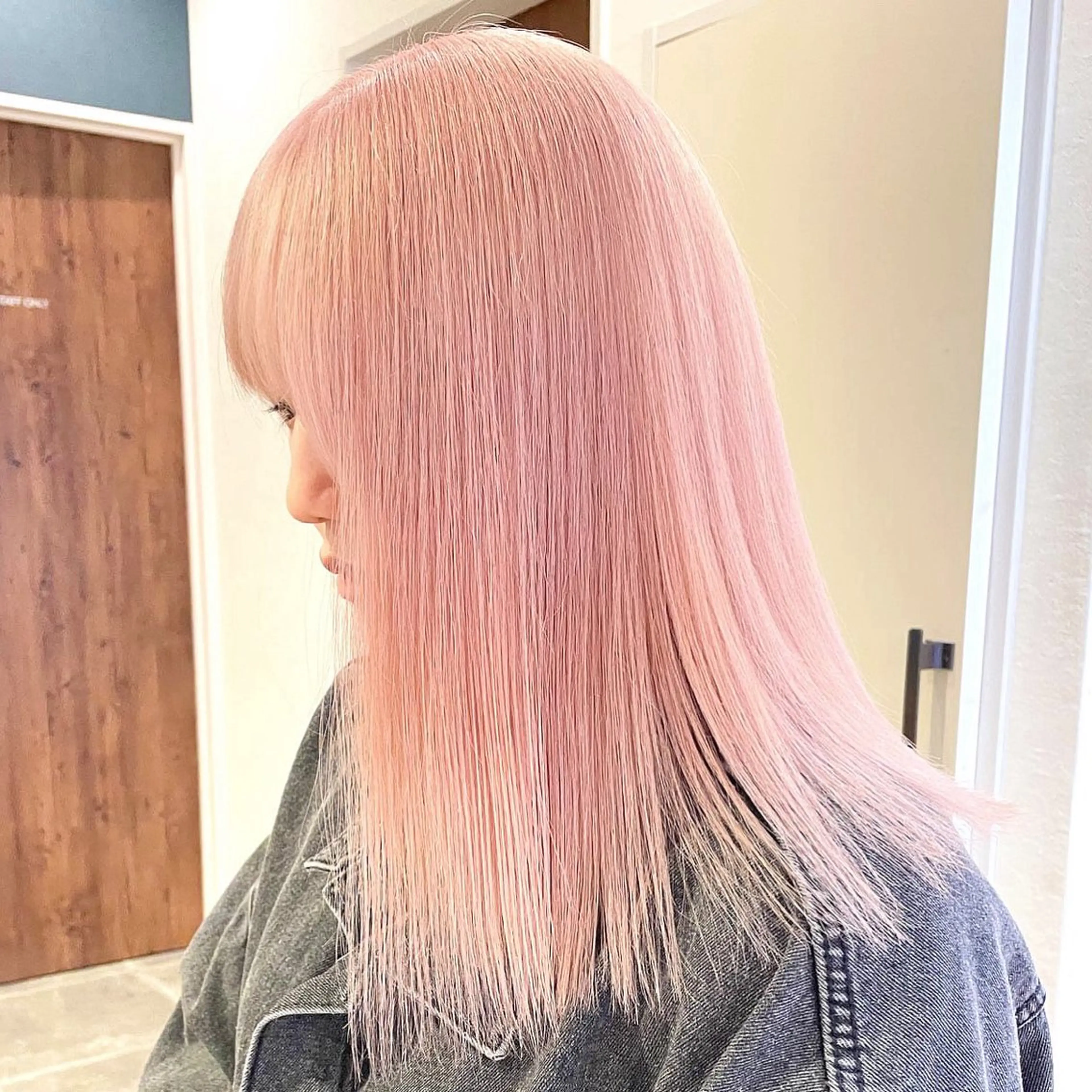 カラー 長尾菜々美🐰 ／ハイトーンカラーのヘアスタイル